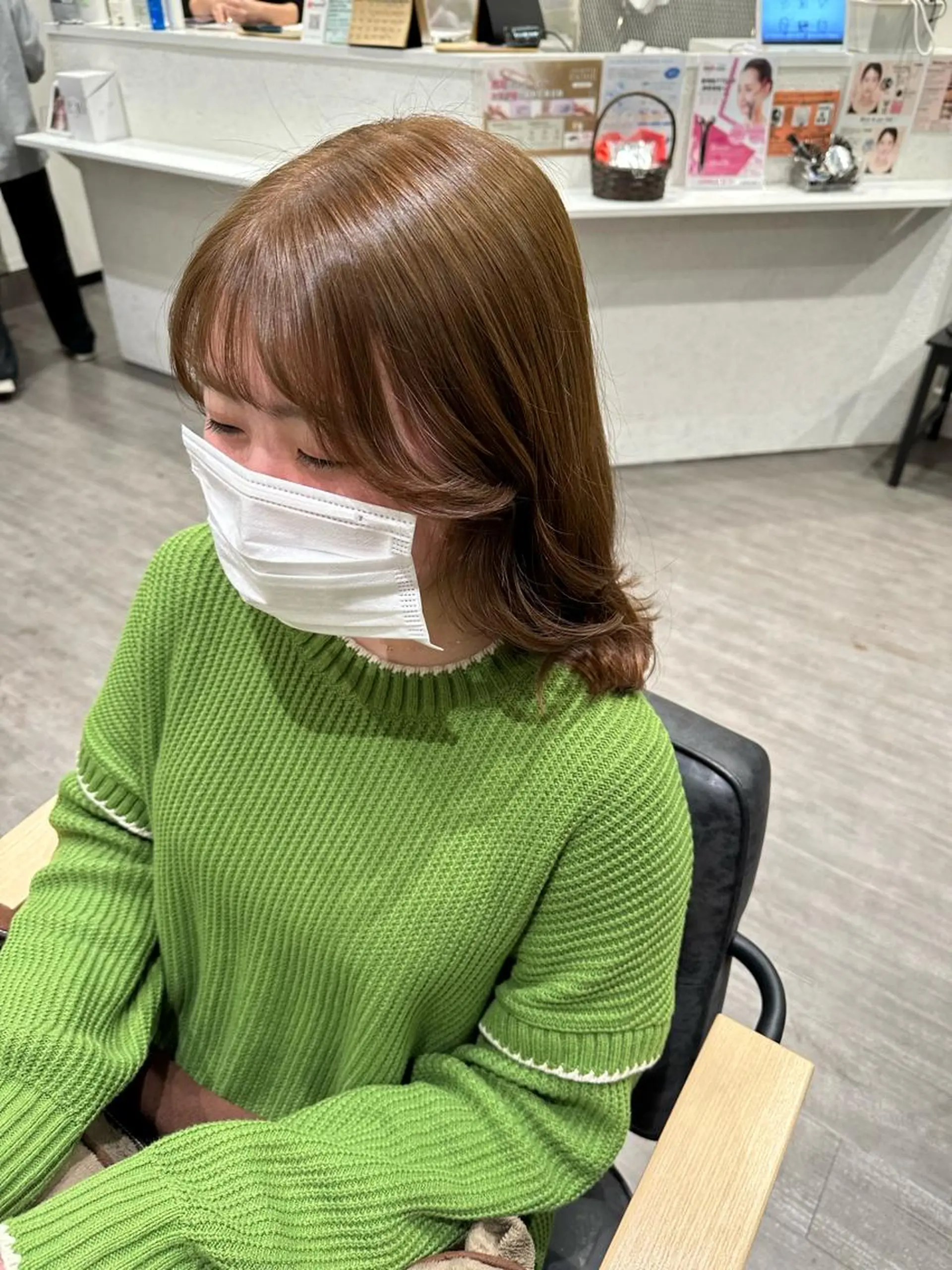 ミディアム カラー ベージュカラー オリーブベージュ カット ヘアカラー トリートメント 上田 紗也のヘアスタイル