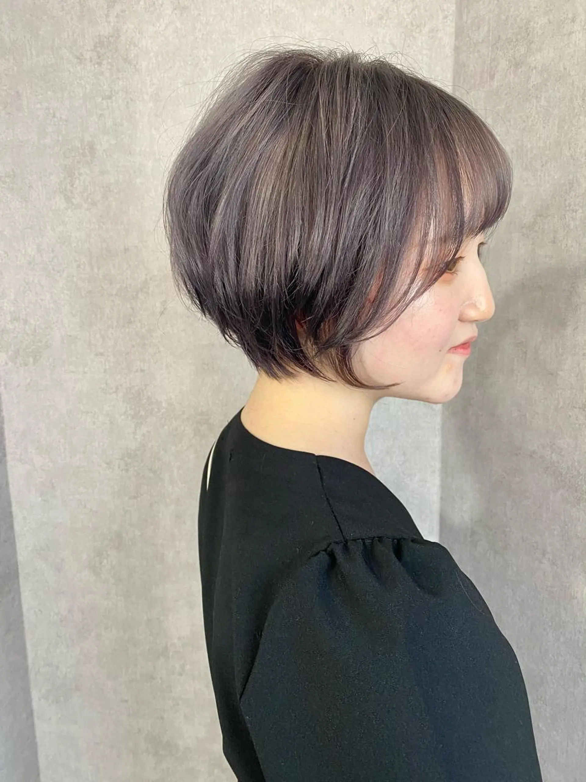ショート カラー 丸みショート ハイトーンカラー ラベンダーカラー ラベンダーグレー ショートヘア カット ヘアカラー トリートメント 山崎 雄太のヘアスタイル