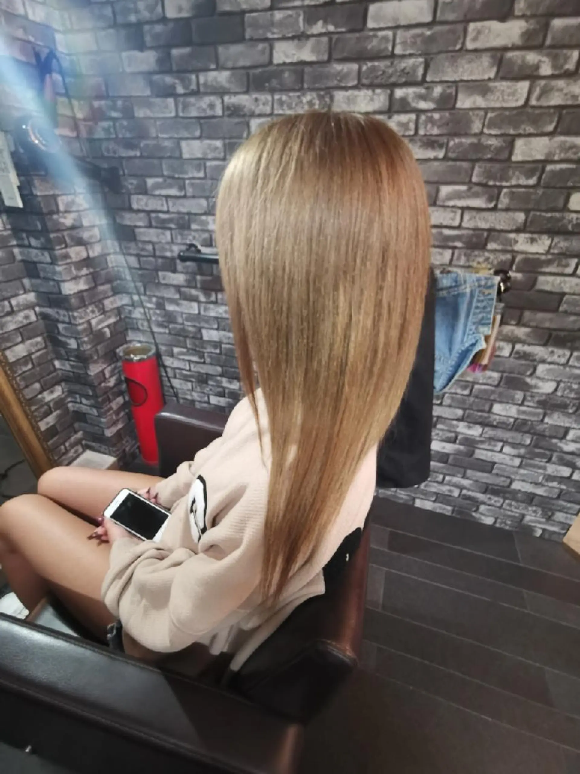 セミロング カラー 東心斎橋peace 豆柴サロンのヘアスタイル