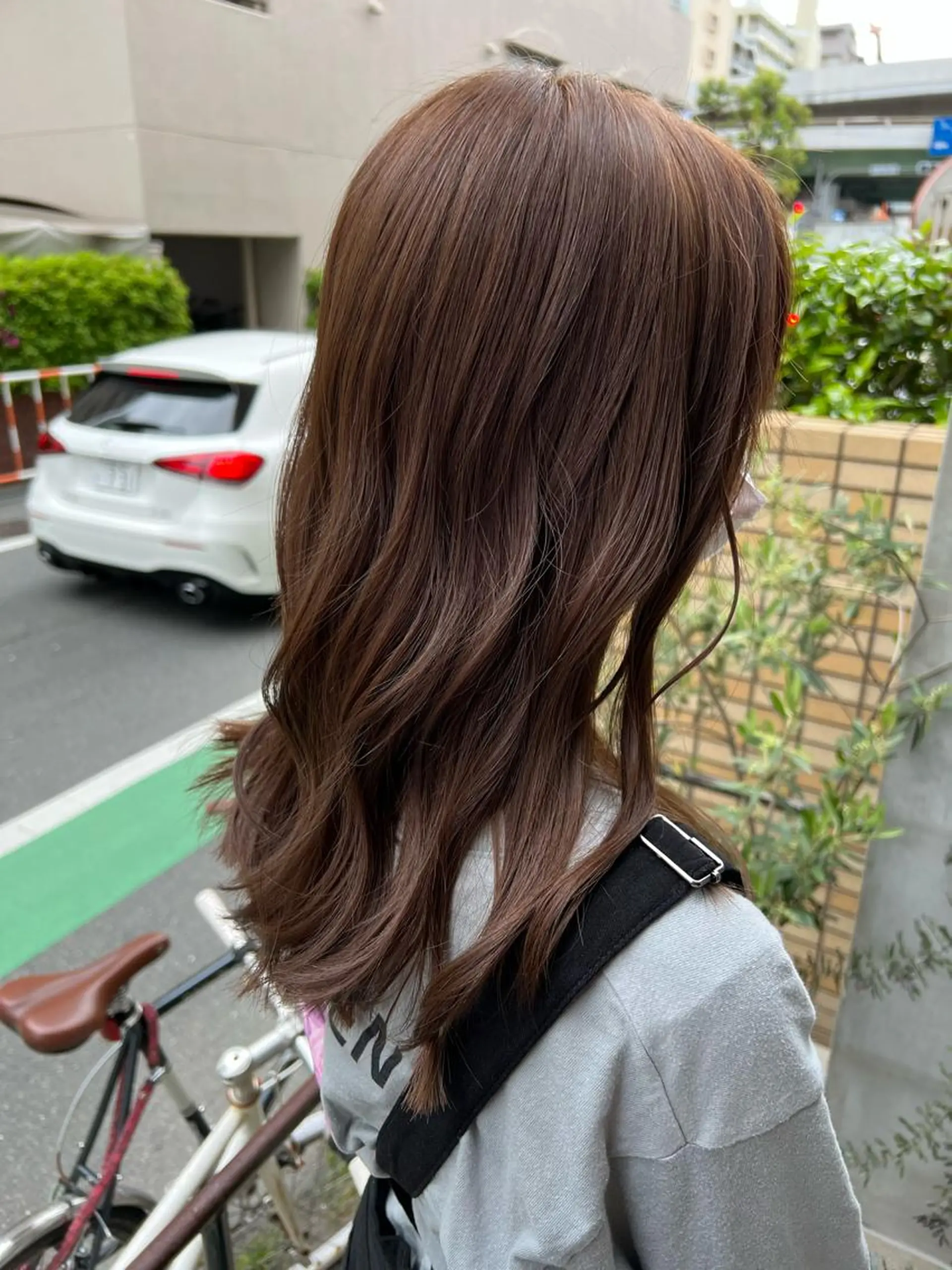 セミロング カラー ENIF　大島 芽生のヘアスタイル