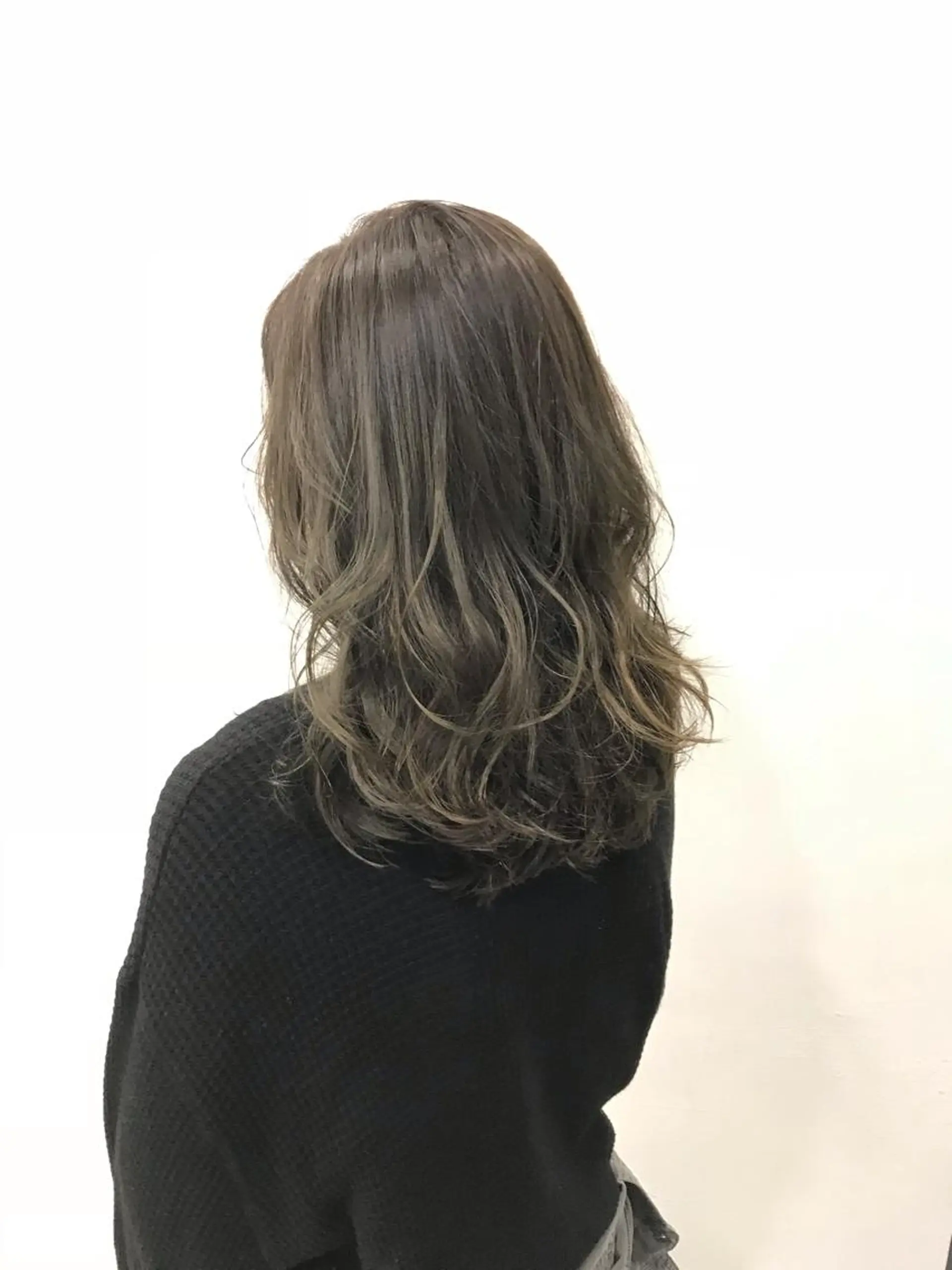 ミディアム カラー アッシュ イルミナカラー ヘアカラー トリートメント clan五反田所属・髪質改善、縮毛矯正 店長浅野太郎のヘアスタイル