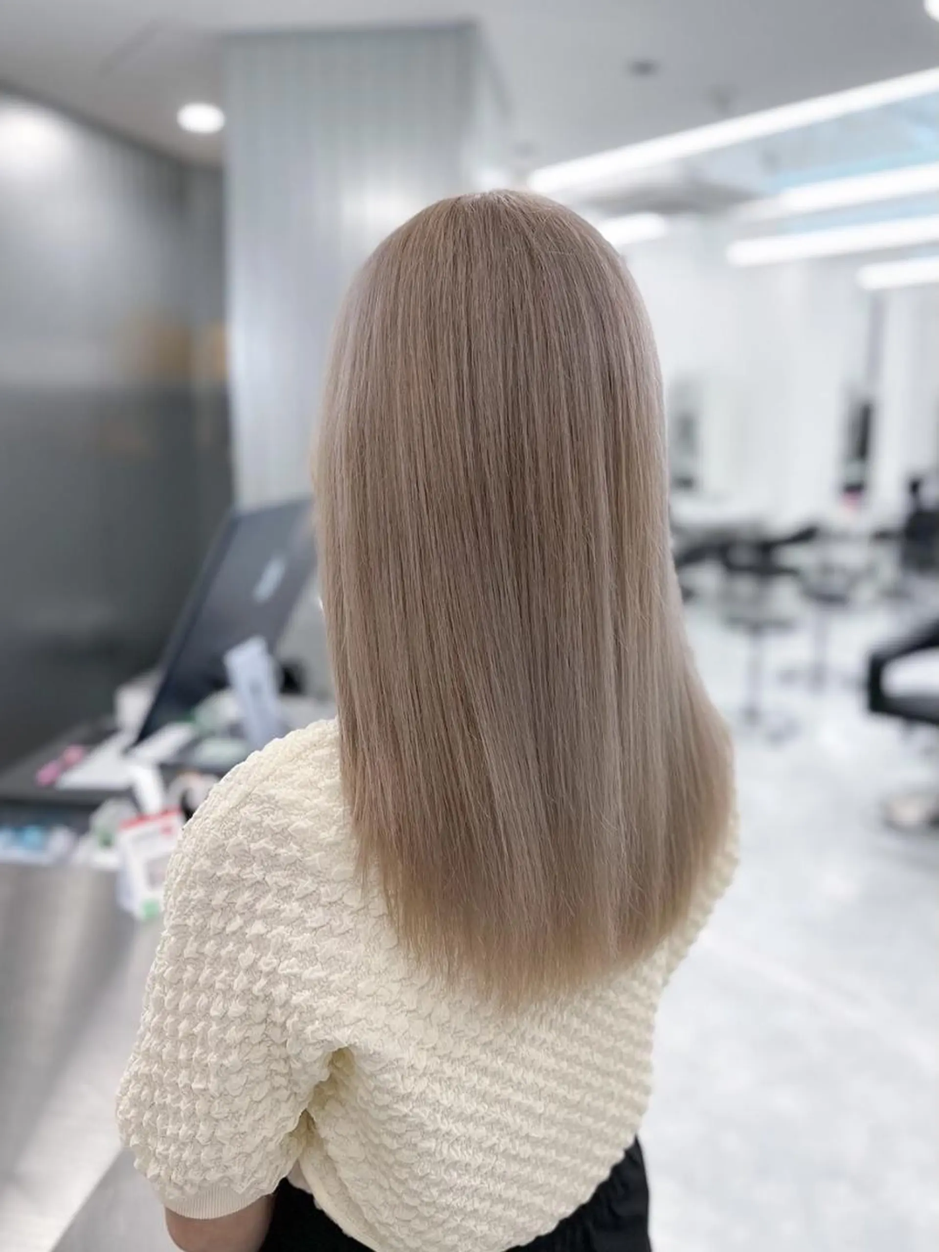 カラー セミロング ベージュ‎/ダブルカ ラー/RINKA🎀のヘアスタイル