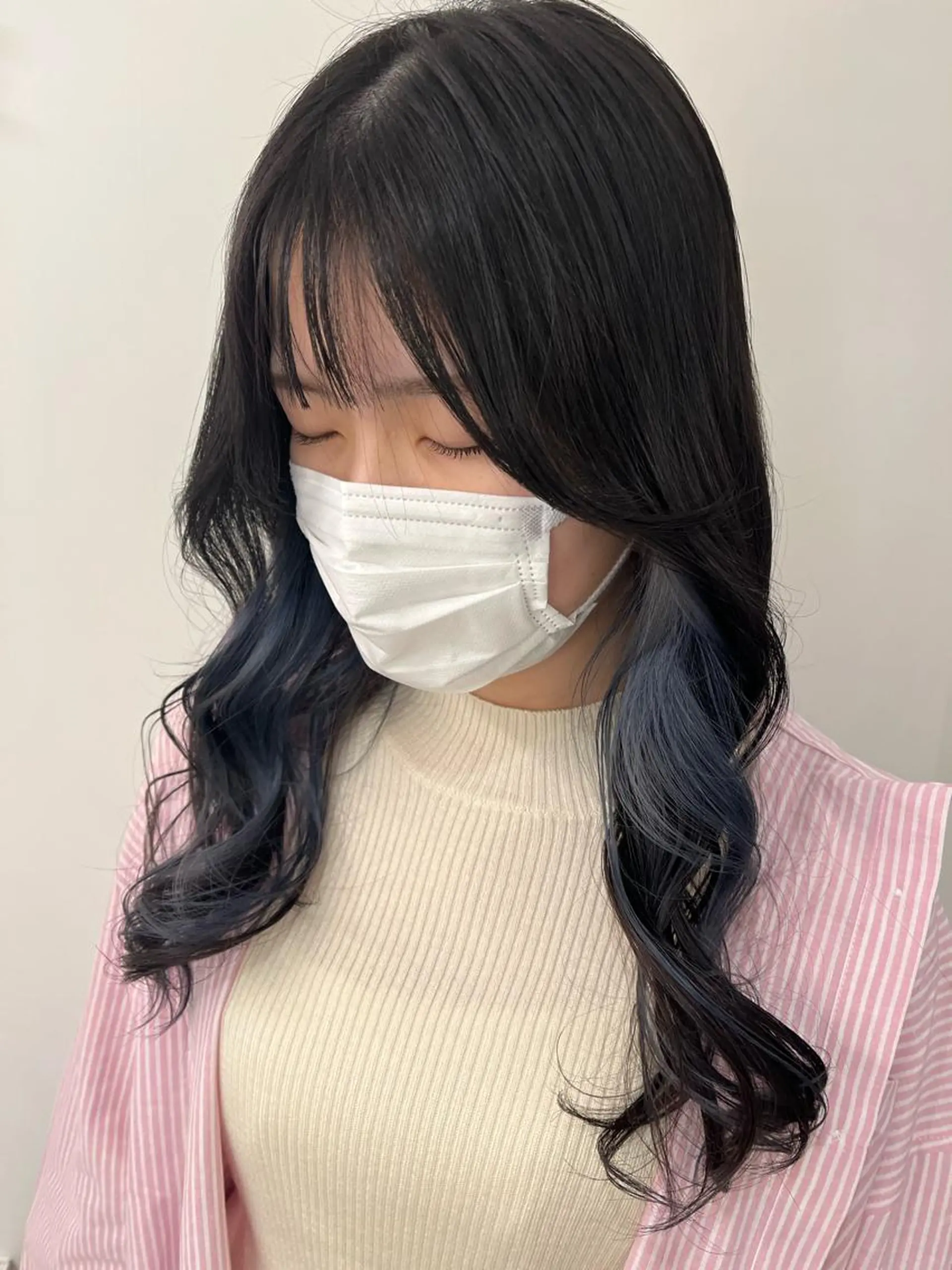 セミロング カット 🌸インナーカラー 🌸藤井春華のヘアスタイル