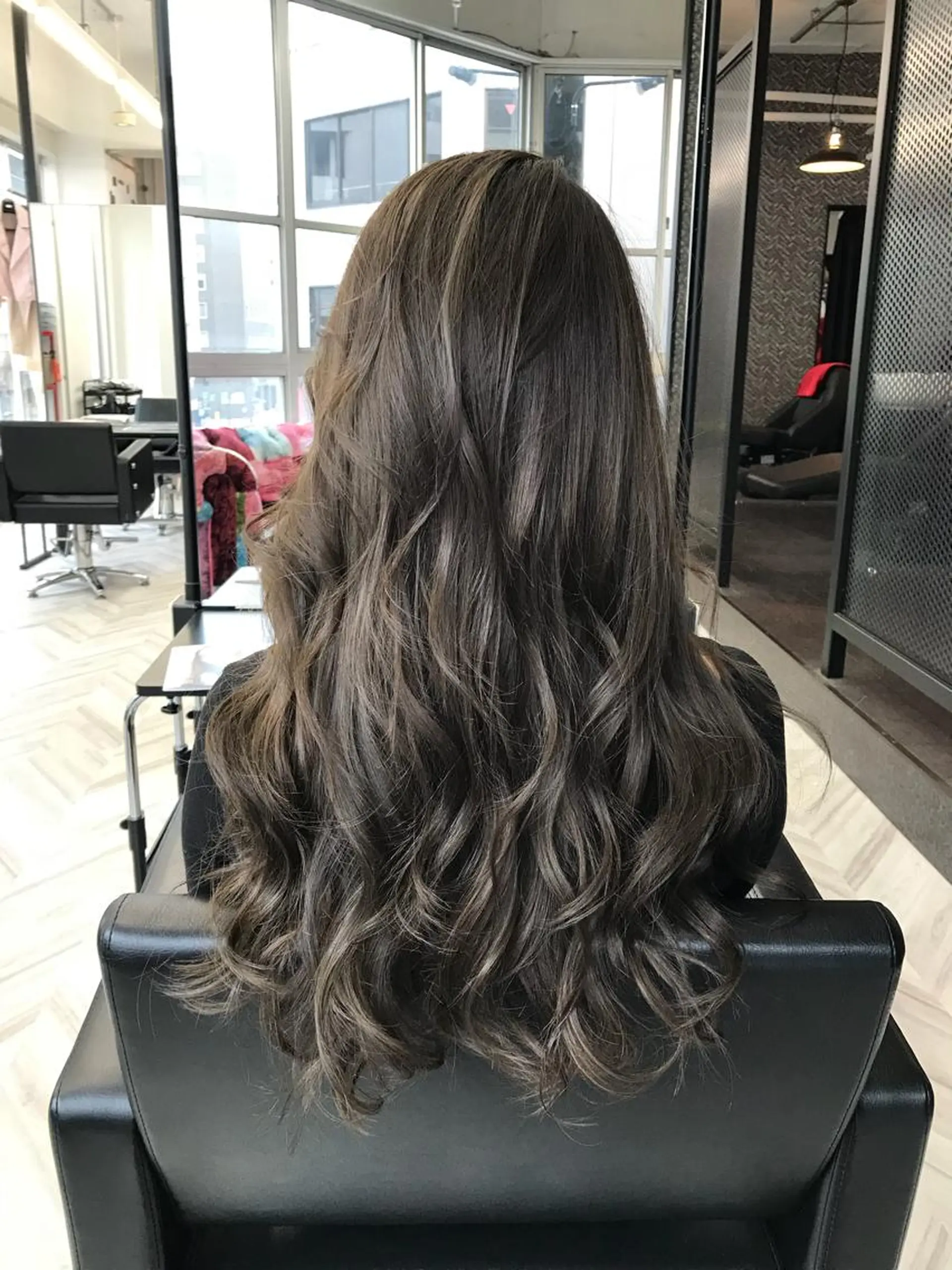 ロング カラー アッシュ ダークアッシュ ハイライトカラー ハイライト ヘアカラー トリートメント 🌹 AKARI  🌹のヘアスタイル