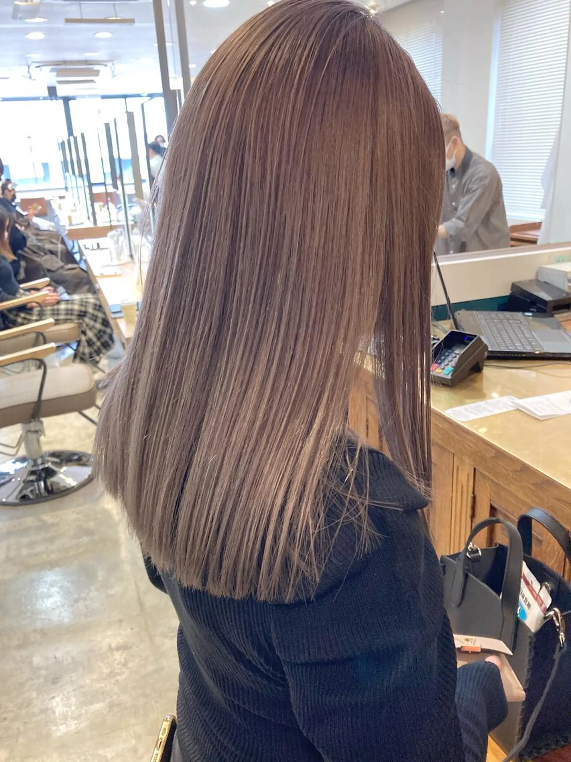 ロング カラー アッシュ アッシュグレー アッシュグレージュ ブリーチ グレージュ カット ヘアカラー カラーリスト菅野 竜矢🌈のヘアスタイル