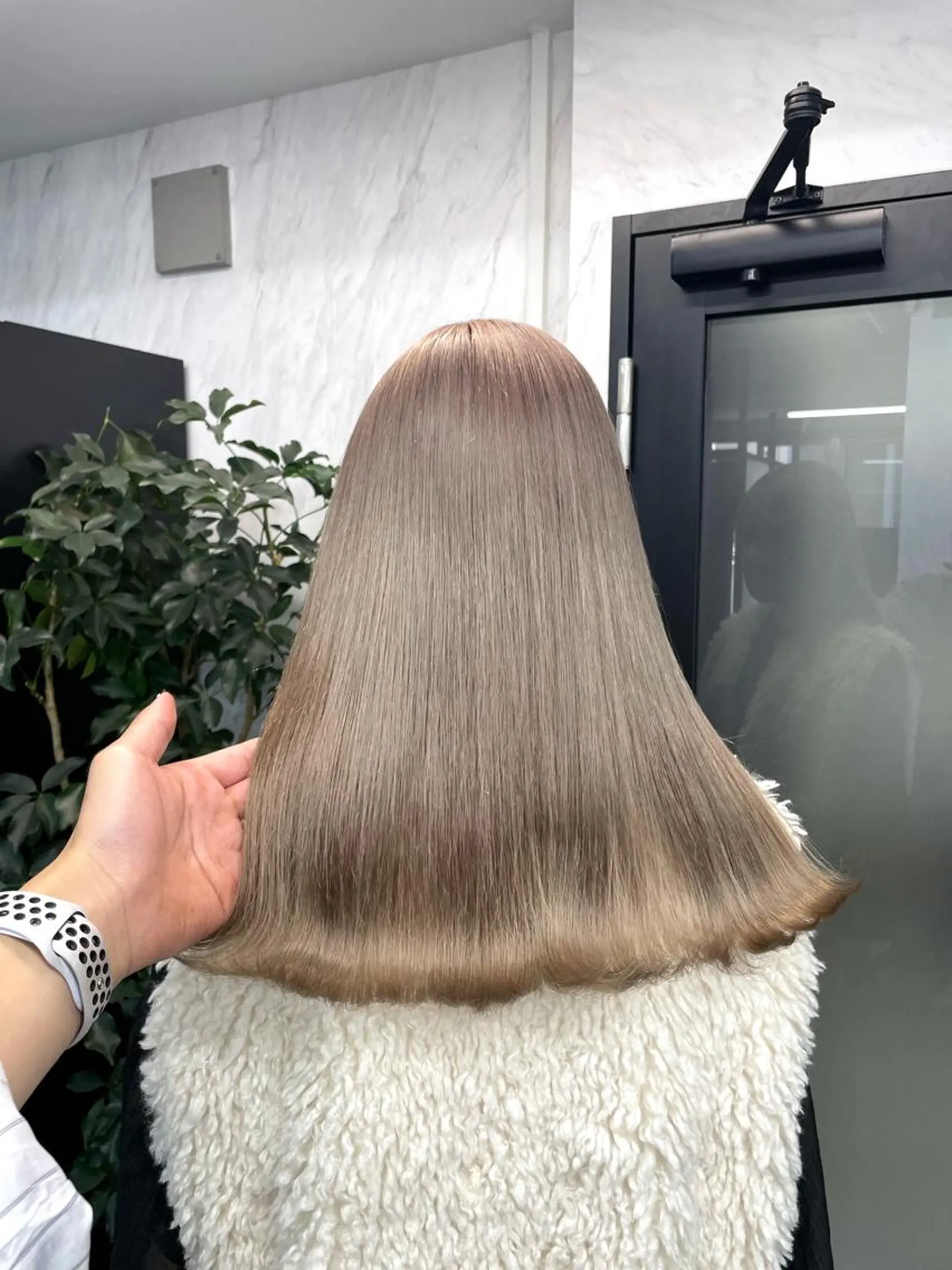 ロング カラー ベージュカラー ミルクティーベージュ トリートメント Wehlen所属・透明感カラー🌟 keisukeのヘアスタイル