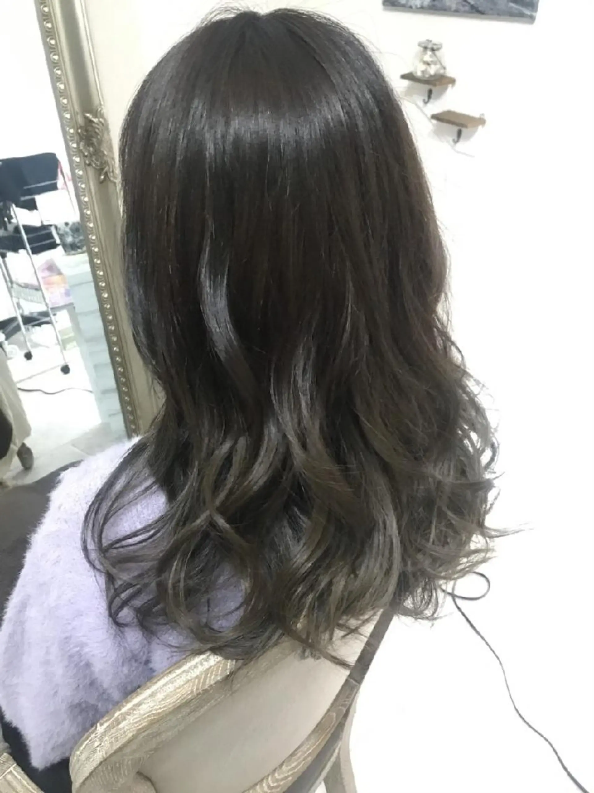 ロング カラー ヘアアレンジ グラデーションカラー グレージュ See by merのマツエク・マツパデザイン