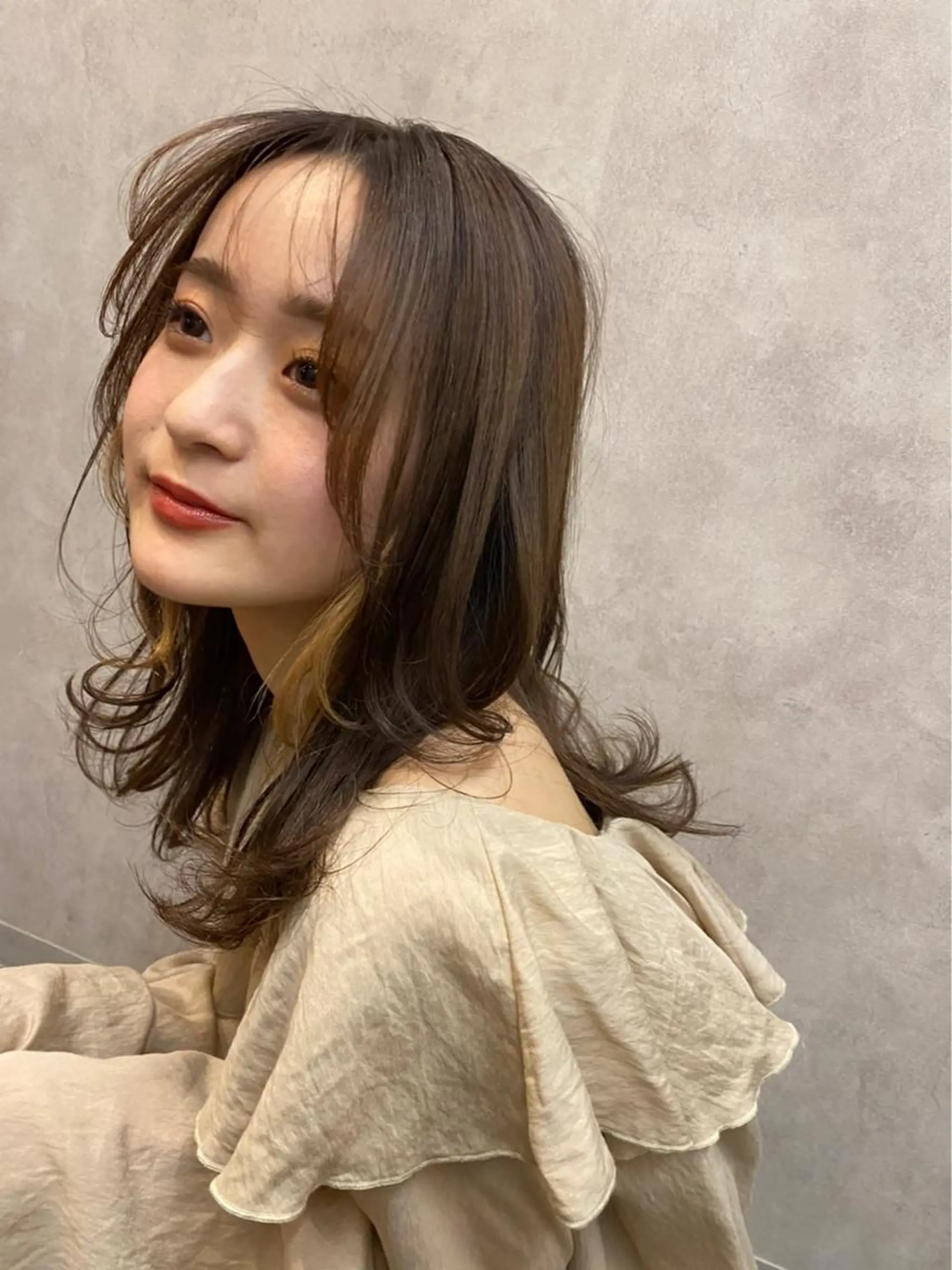 ミディアム 福本 光のヘアスタイル