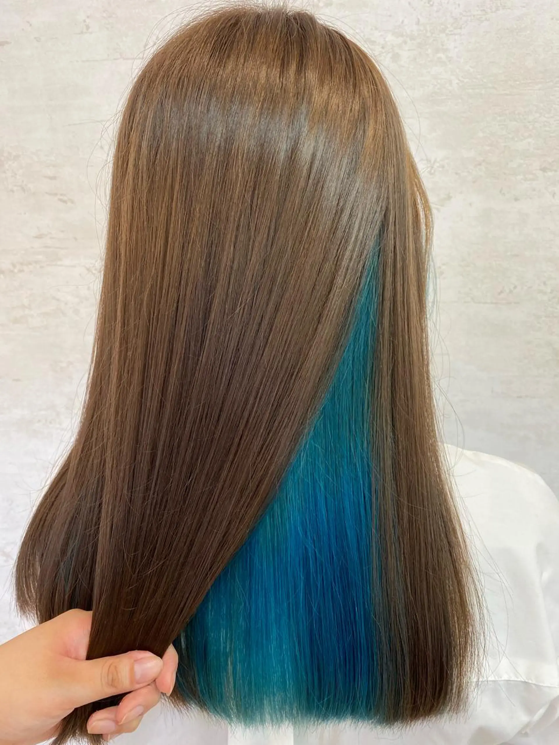 ロング カラー ブルーカラー 上田 和紀子のヘアスタイル