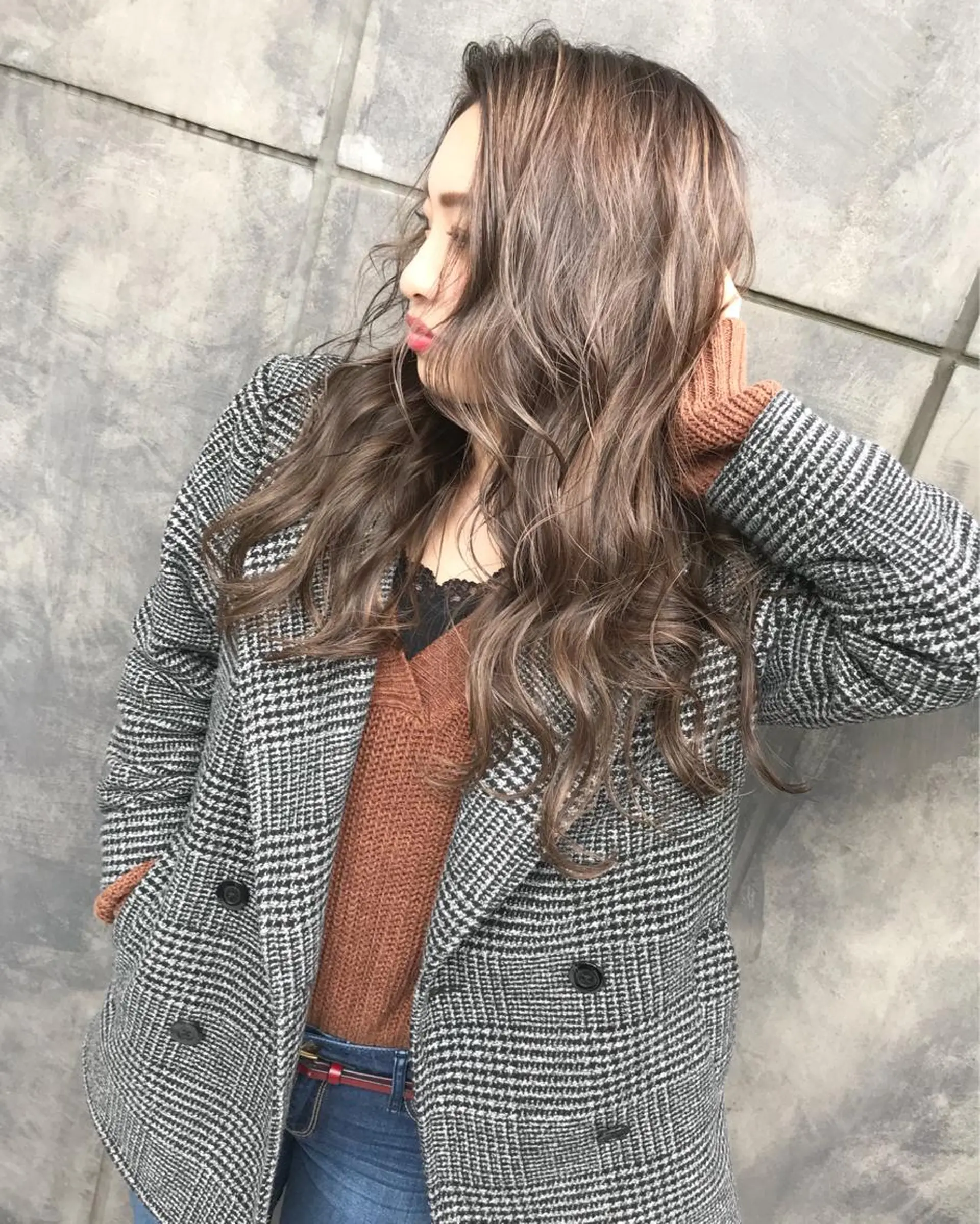 ミディアム カラー ハイライトカラー ハイライト TOMOYAレイヤー ブリーチ縮毛矯正のヘアスタイル