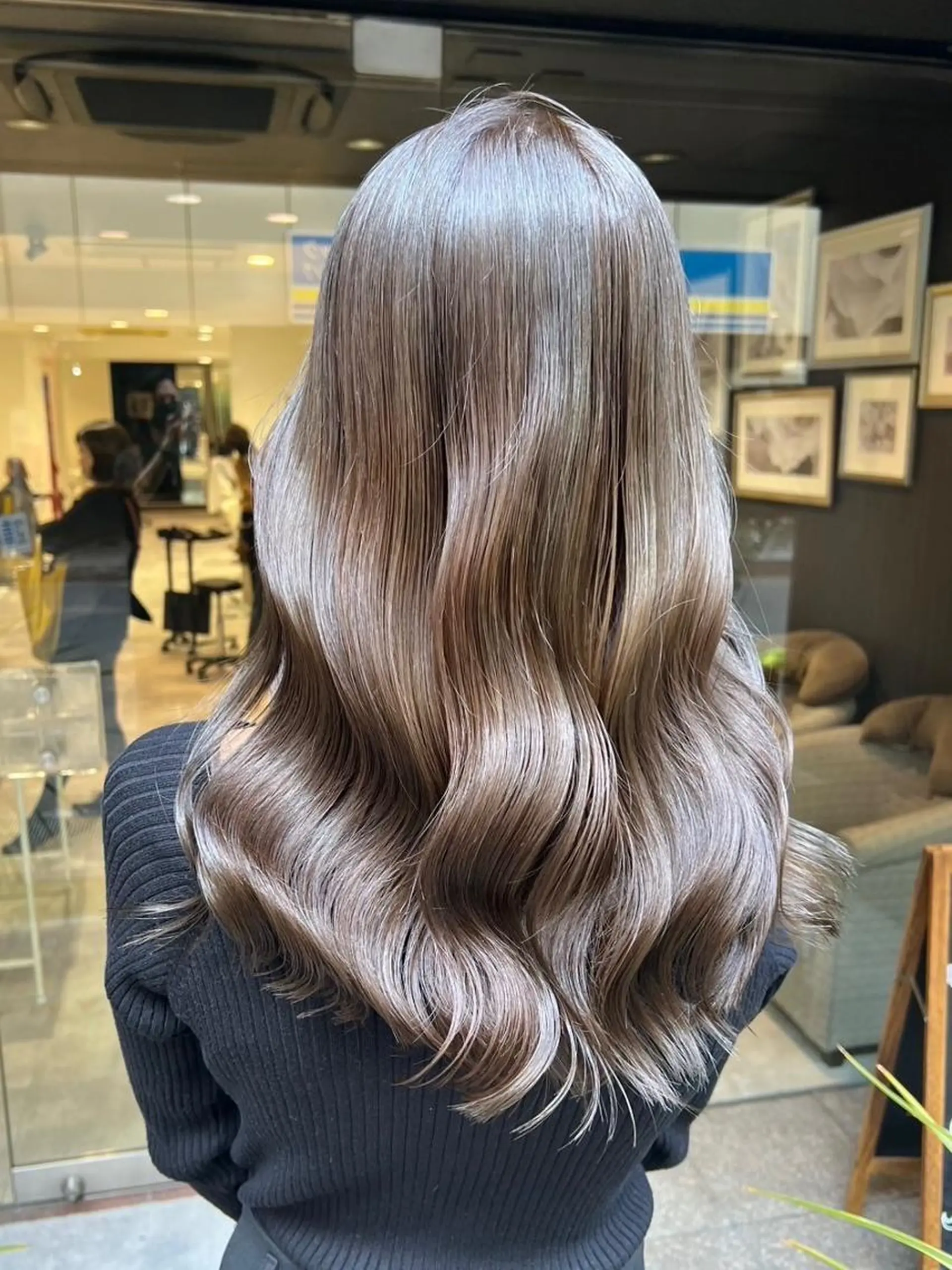 ロング 大川 有香のヘアスタイル