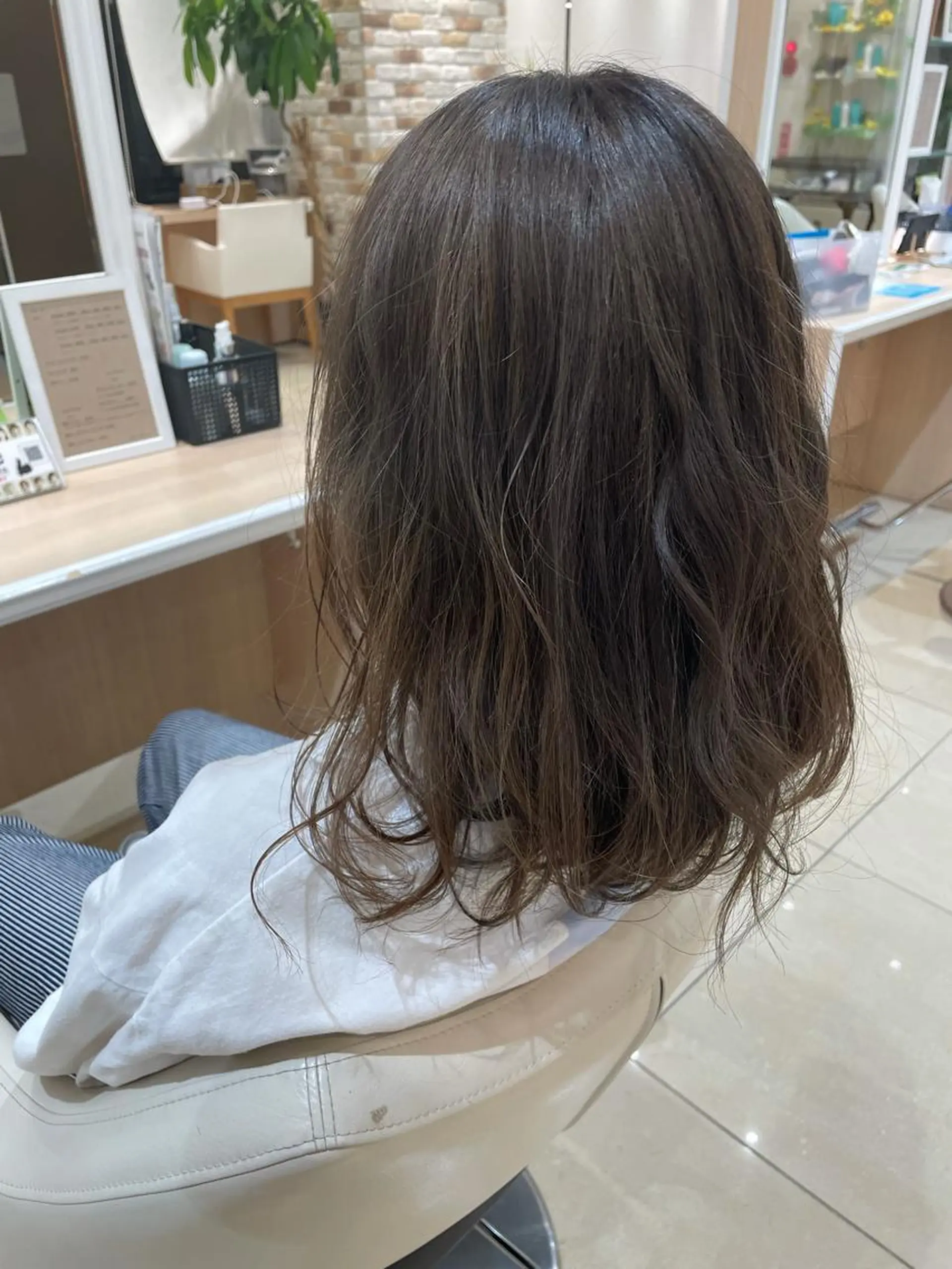 ミディアム カラー グレージュ ヘアカラー トリートメント IwAsh中山所属・✂︎メンズバレイ ヤージュ✂︎露木智也のヘアスタイル
