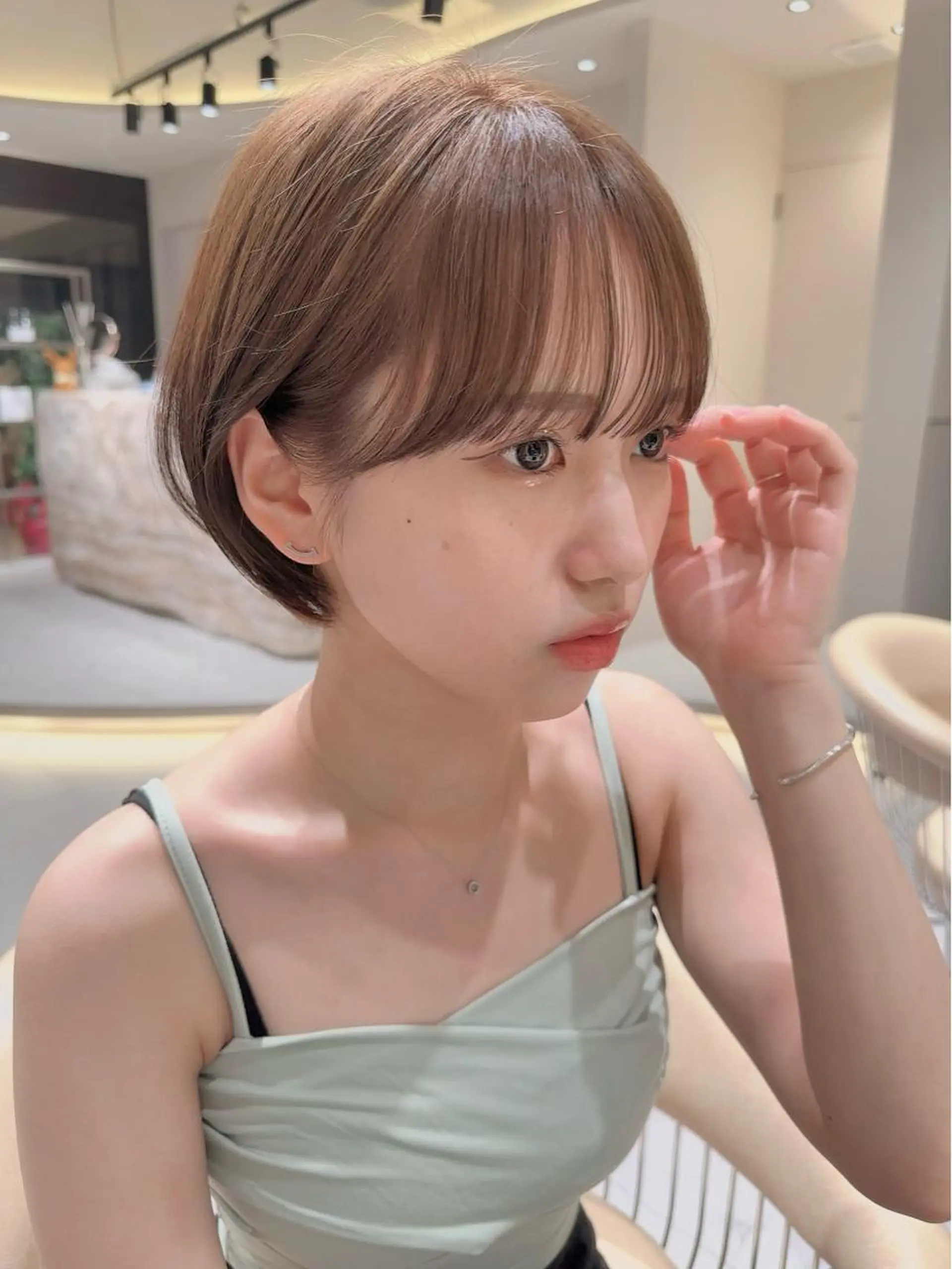 ショート カラー かえ🩶韓国ボブ🎀 透明感カラー🥣のヘアスタイル