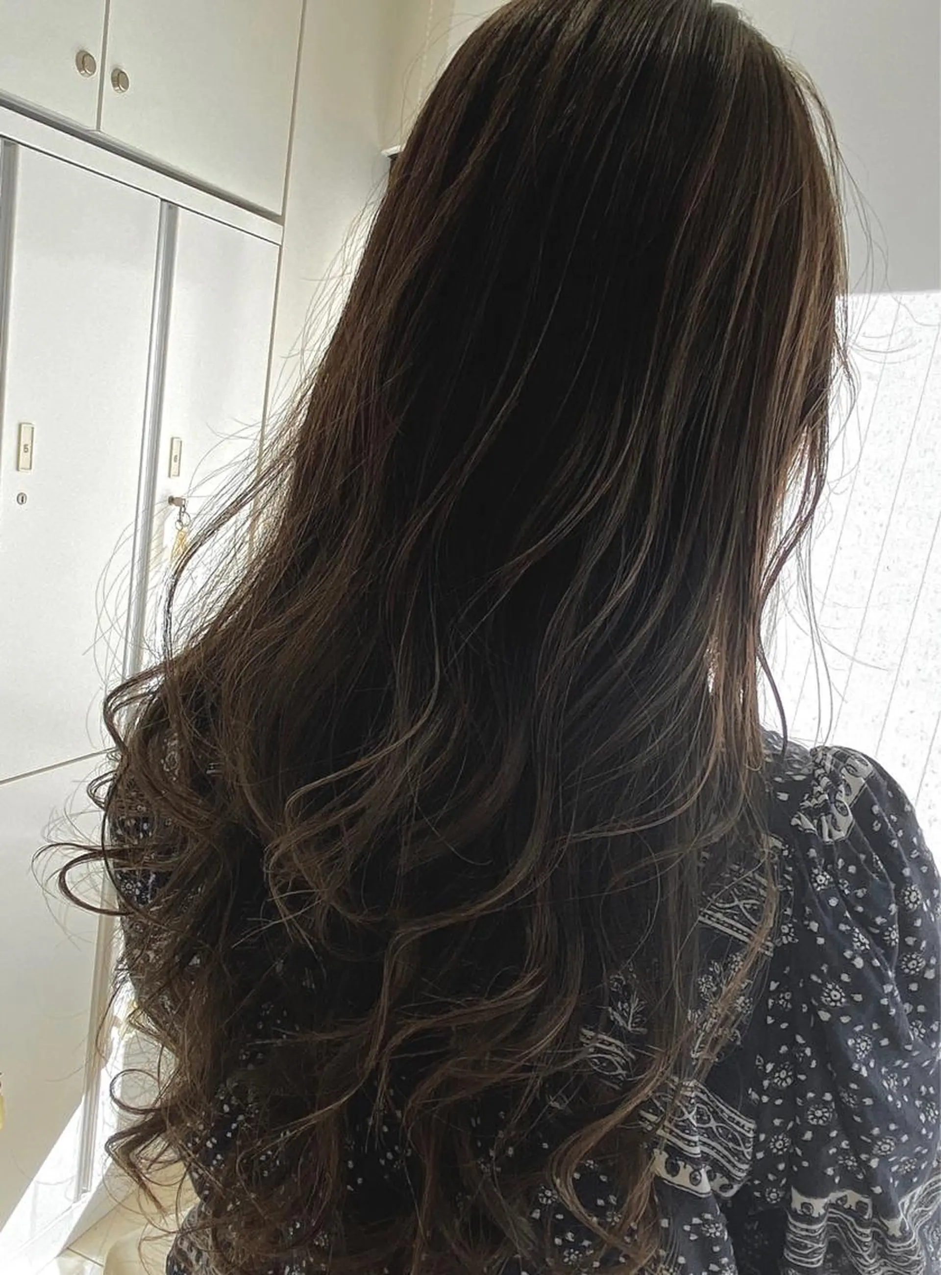 ロング カット ヘアカラー トリートメント ヘッドスパ 髪質改善/透感カラー 山下輝人のヘアスタイル