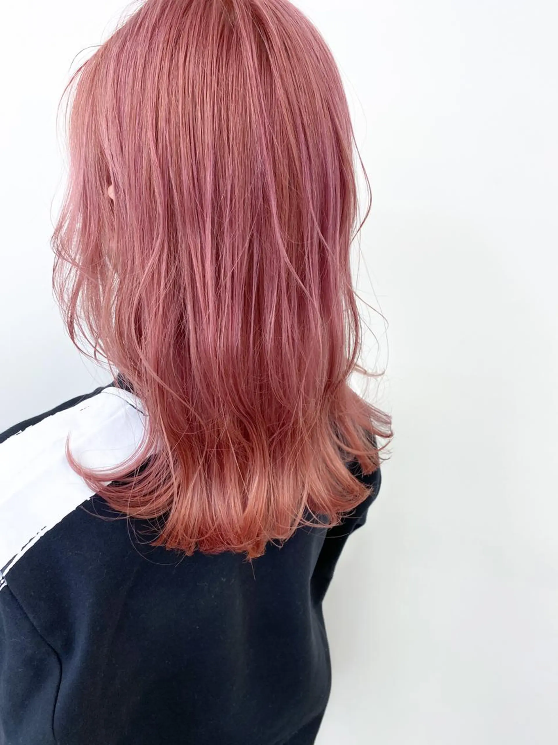 セミロング カラー ハイトーンカラー ピンクカラー カット ヘアカラー トリートメント Meena by urban所属・丹羽 隼人/髪質改善 /韓国ヘア🇰🇷のヘアスタイル