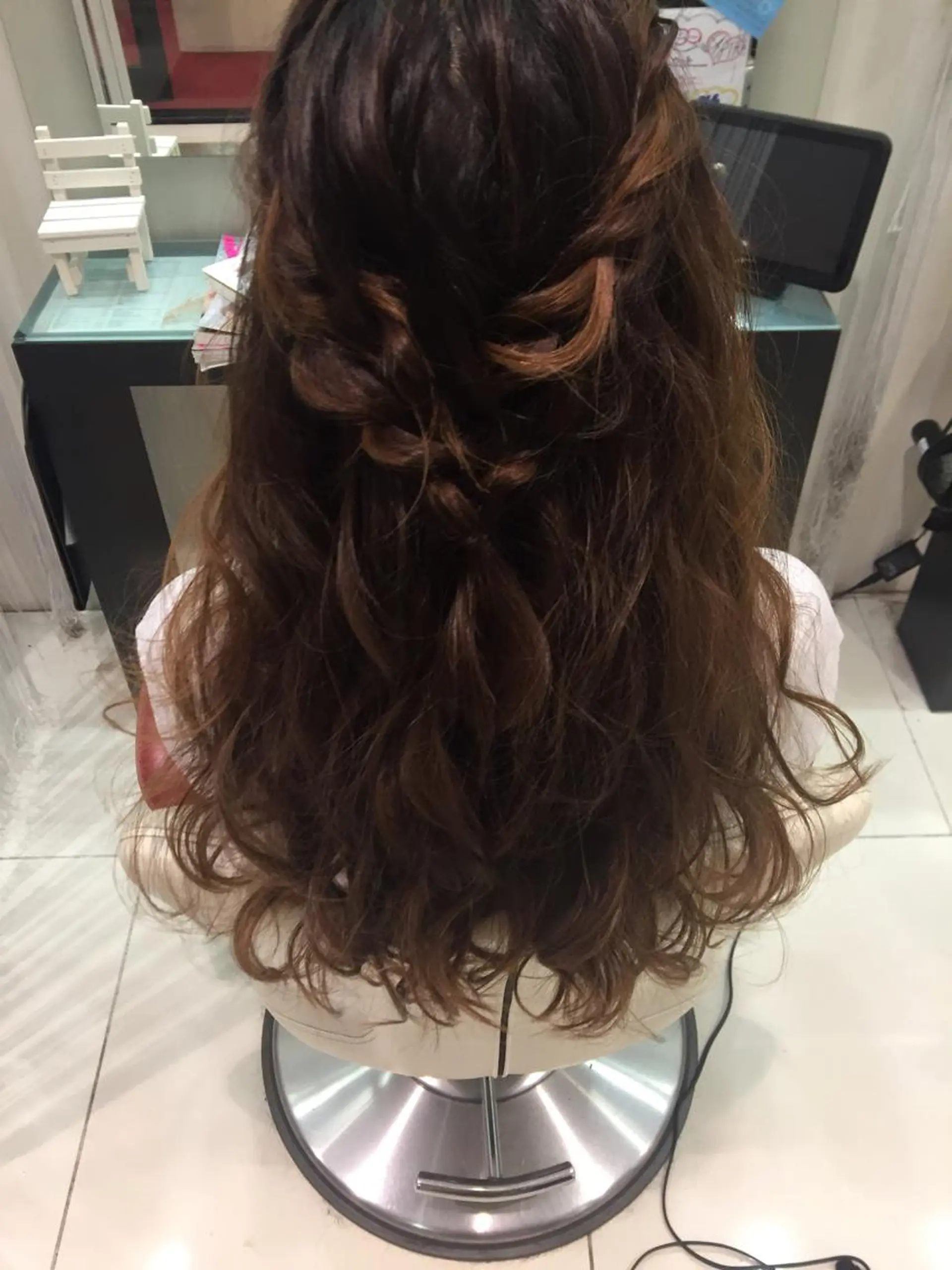 ロング ヘアアレンジ ハーフアップ 髙尾 綺女のマツエク・マツパデザイン