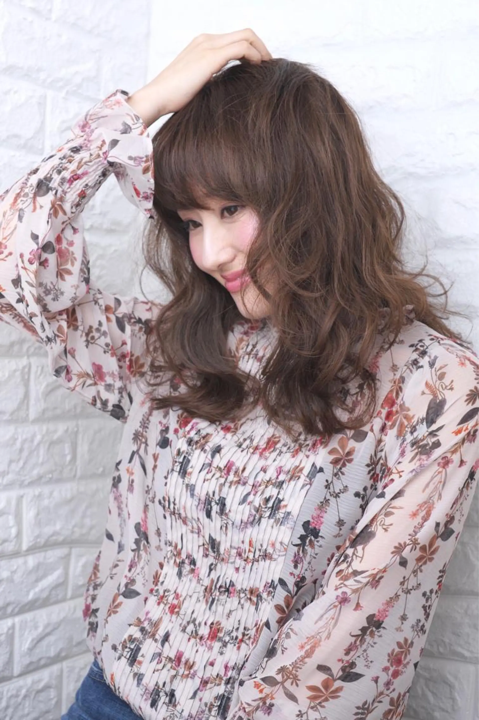 セミロング カラー パーマ ヘアアレンジ SALOWIN Frente店所属・個室で似合わせ好印象 🧡外山弥千代のヘアスタイル