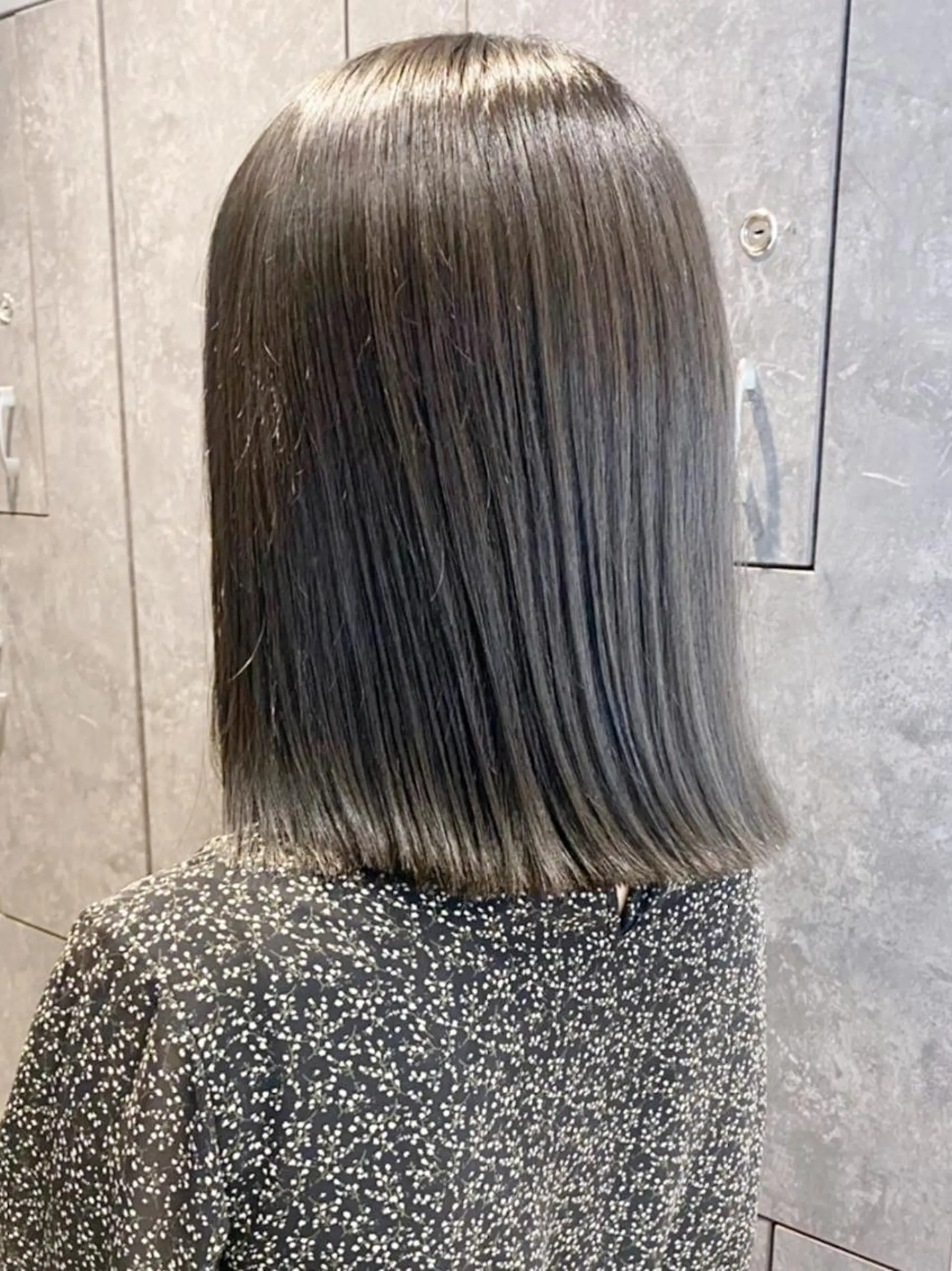ミディアム カラー グレージュ オリーブグレージュ オリーブグレー ITbyALBUM 藤沢店のヘアスタイル