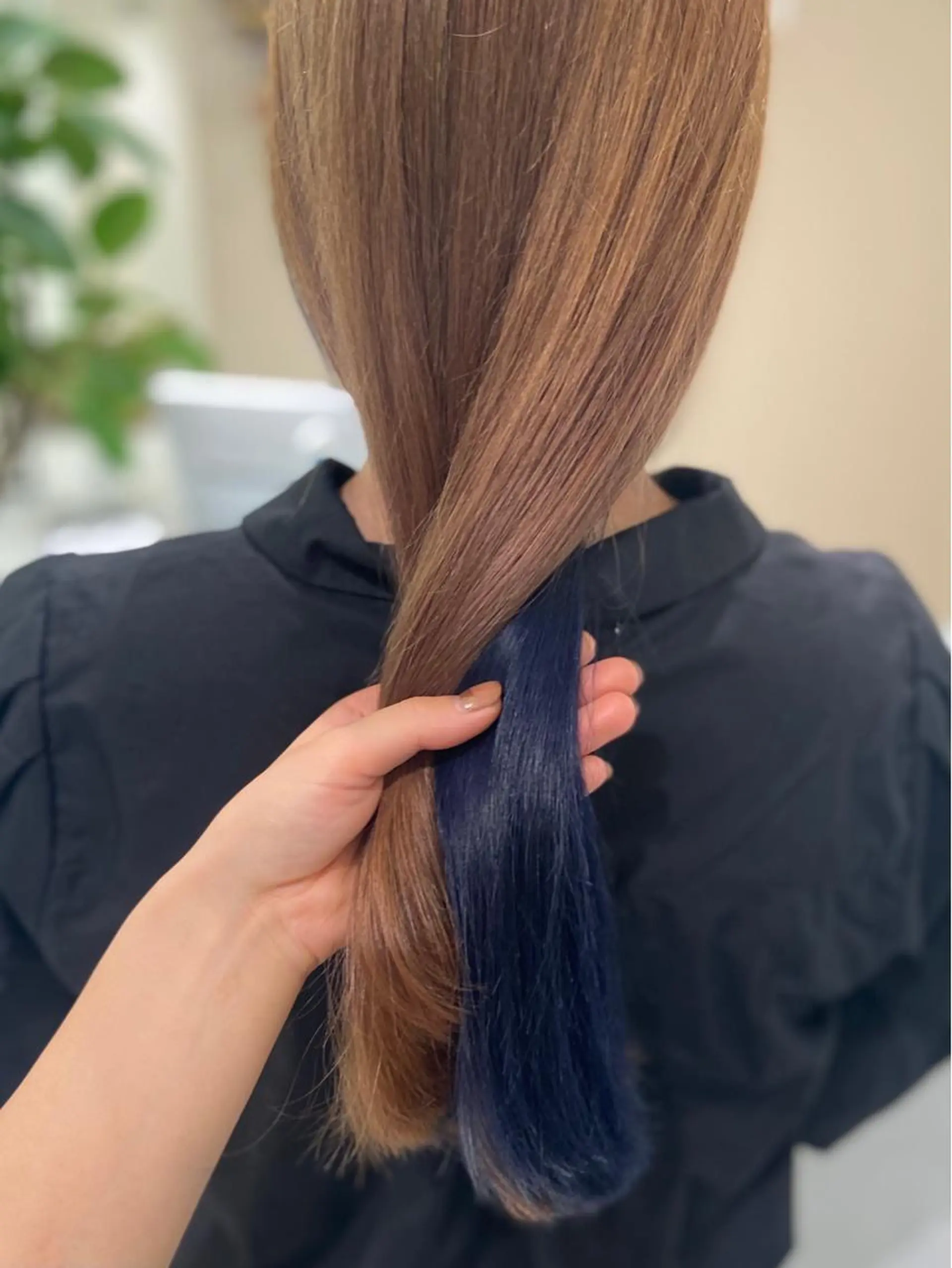 ロング カラー ブリーチ ブルーカラー インナーカラー ネイビーカラー ボブ/インナーカラー /眉毛/Miyuのヘアスタイル