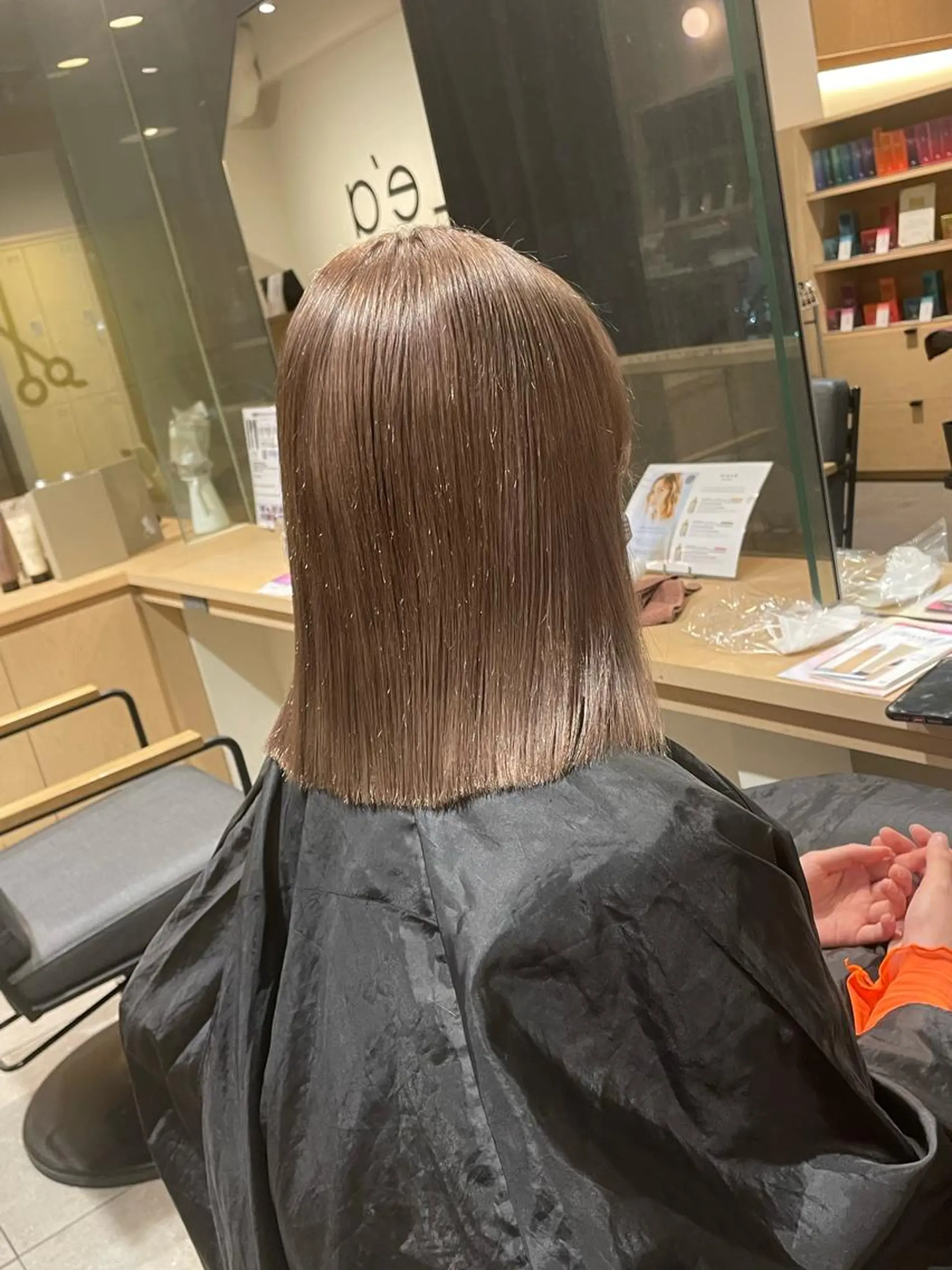 ミディアム カラー ベージュカラー ミルクティーベージュ Le'a所属・渋谷/フェード/ 國分 翔のヘアスタイル