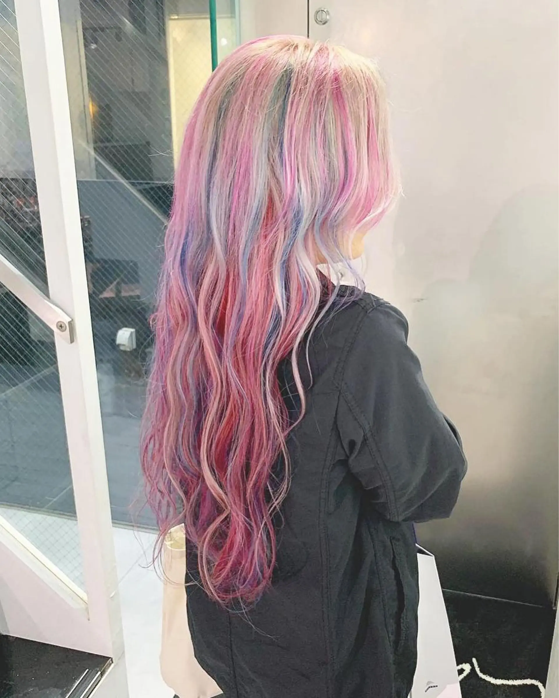 ロング カラー ブリーチ ハイライトカラー ユニコーンカラー ハイライト インナーカラー/天神 ブリーチ/吉田のヘアスタイル