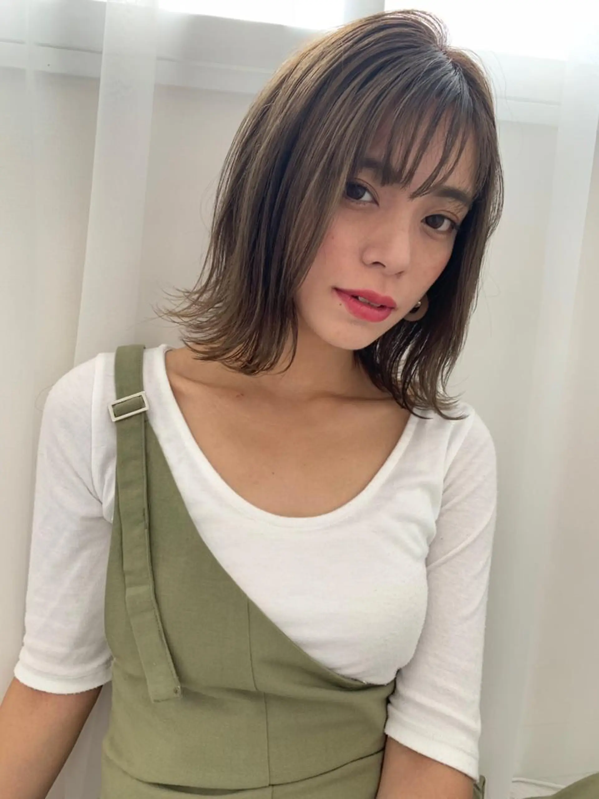 ミディアム カット ヘアカラー トリートメント シンタニ ナオトのヘアスタイル