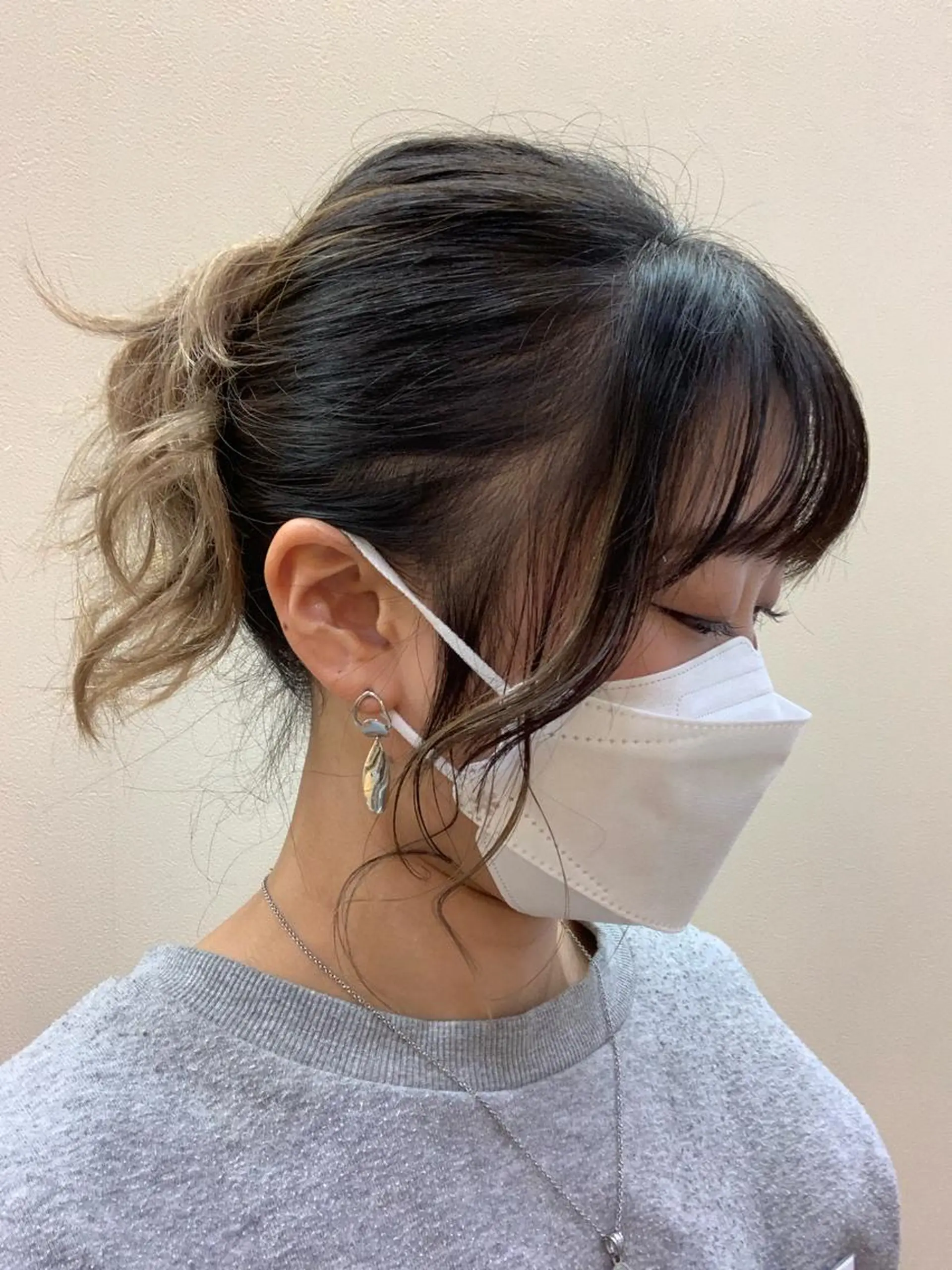 ミディアム おくれ毛 サイドバング カット 板倉 花連のヘアスタイル