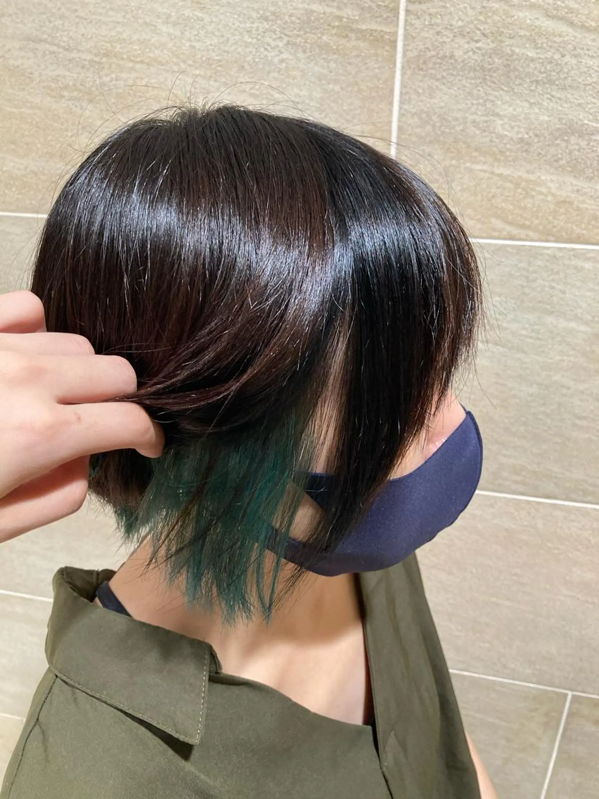 ショート カラー 黒髪 ブリーチ ブルーカラー インナーカラー メッシュ 宮原 佳苗のヘアスタイル
