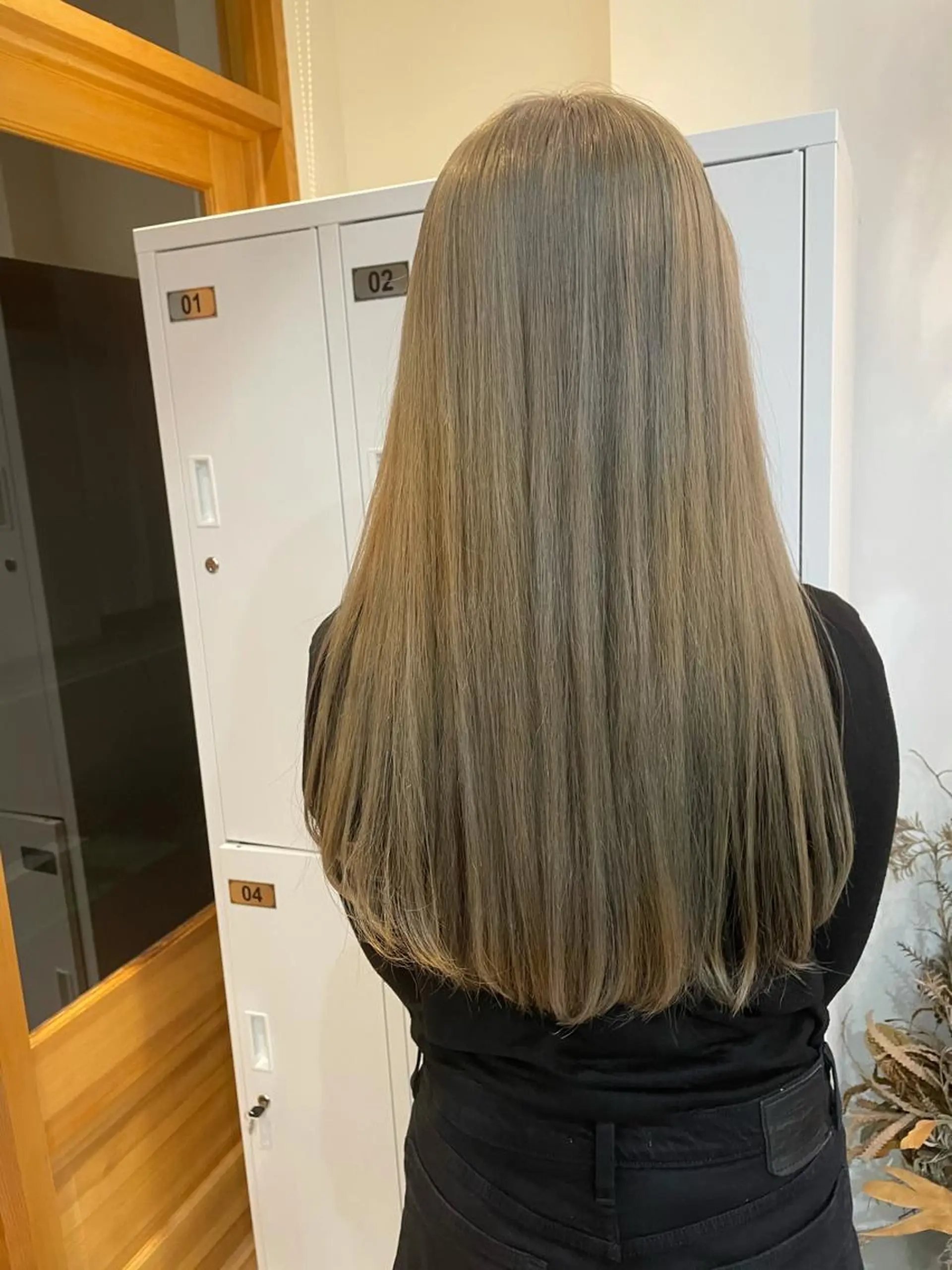 ロング カラー アッシュ ブリーチ ホワイトアッシュ 中目黒🌼 🌼ハナのヘアスタイル