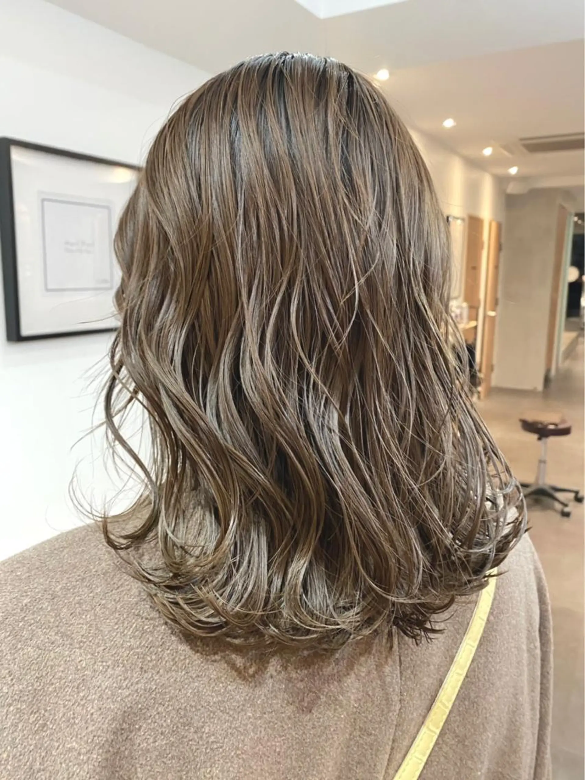 ロング カラー ヘアアレンジ Emerge 新宿東口店所属・堀山 佳奈のヘアスタイル