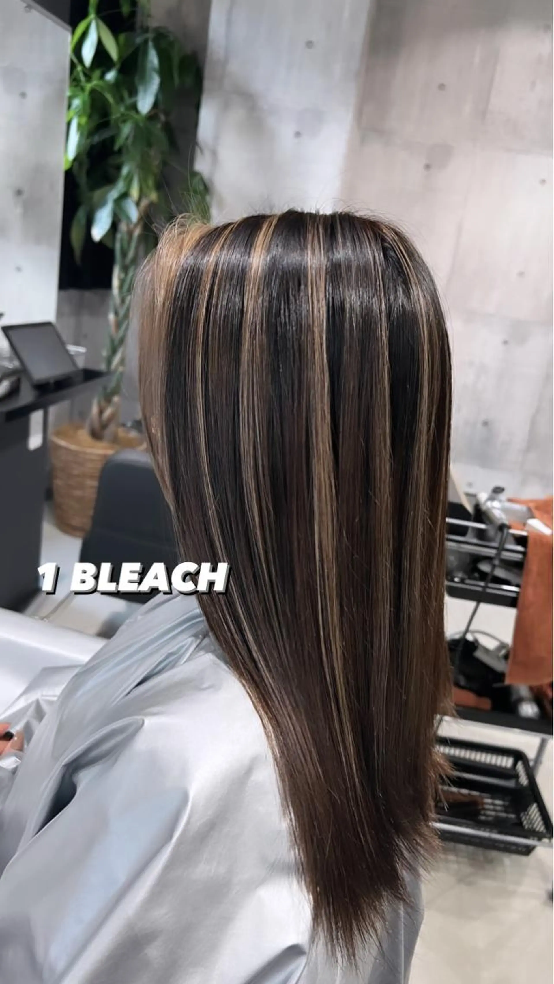 セミロング カラー ヘアアレンジ ハイライトカラー 3Dハイライト ハイライト ヘアカラー トリートメント 髪質改善_WHITE RYUSUKEのヘアスタイル