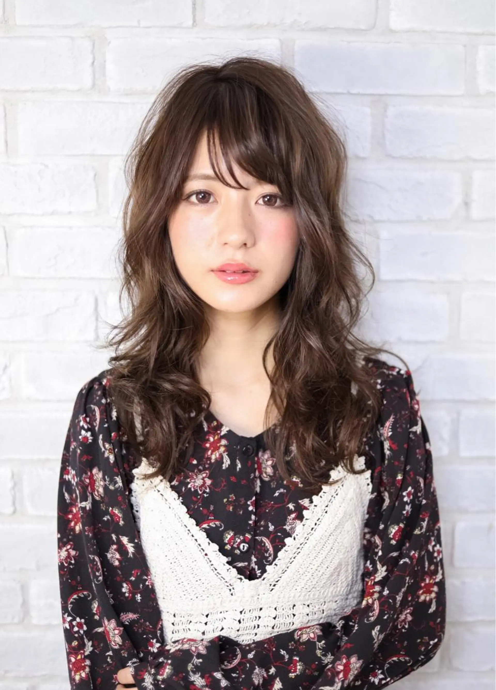 セミロング カラー 小野 かなこのヘアスタイル