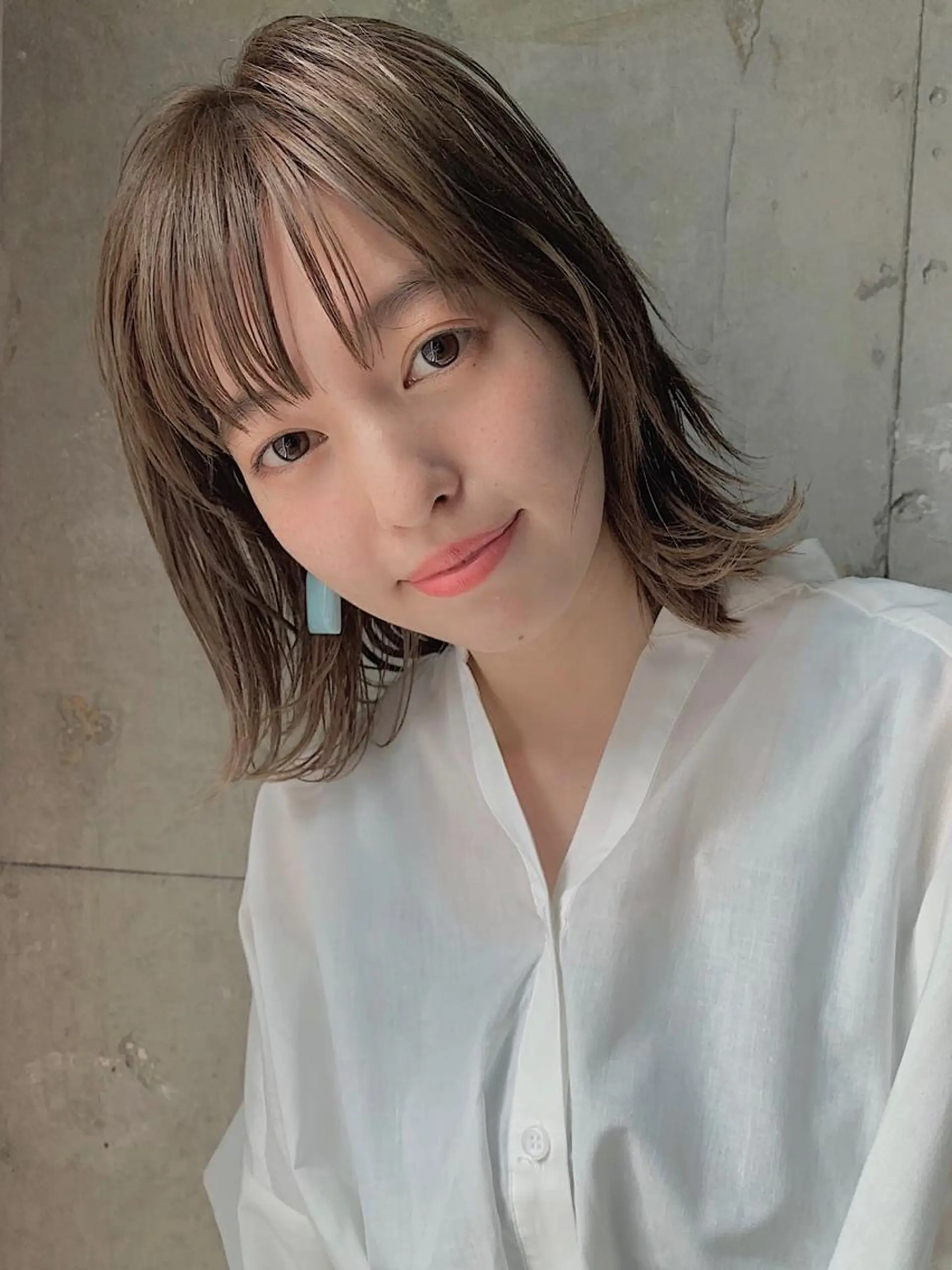 ミディアム カラー 江原 綾花のヘアスタイル