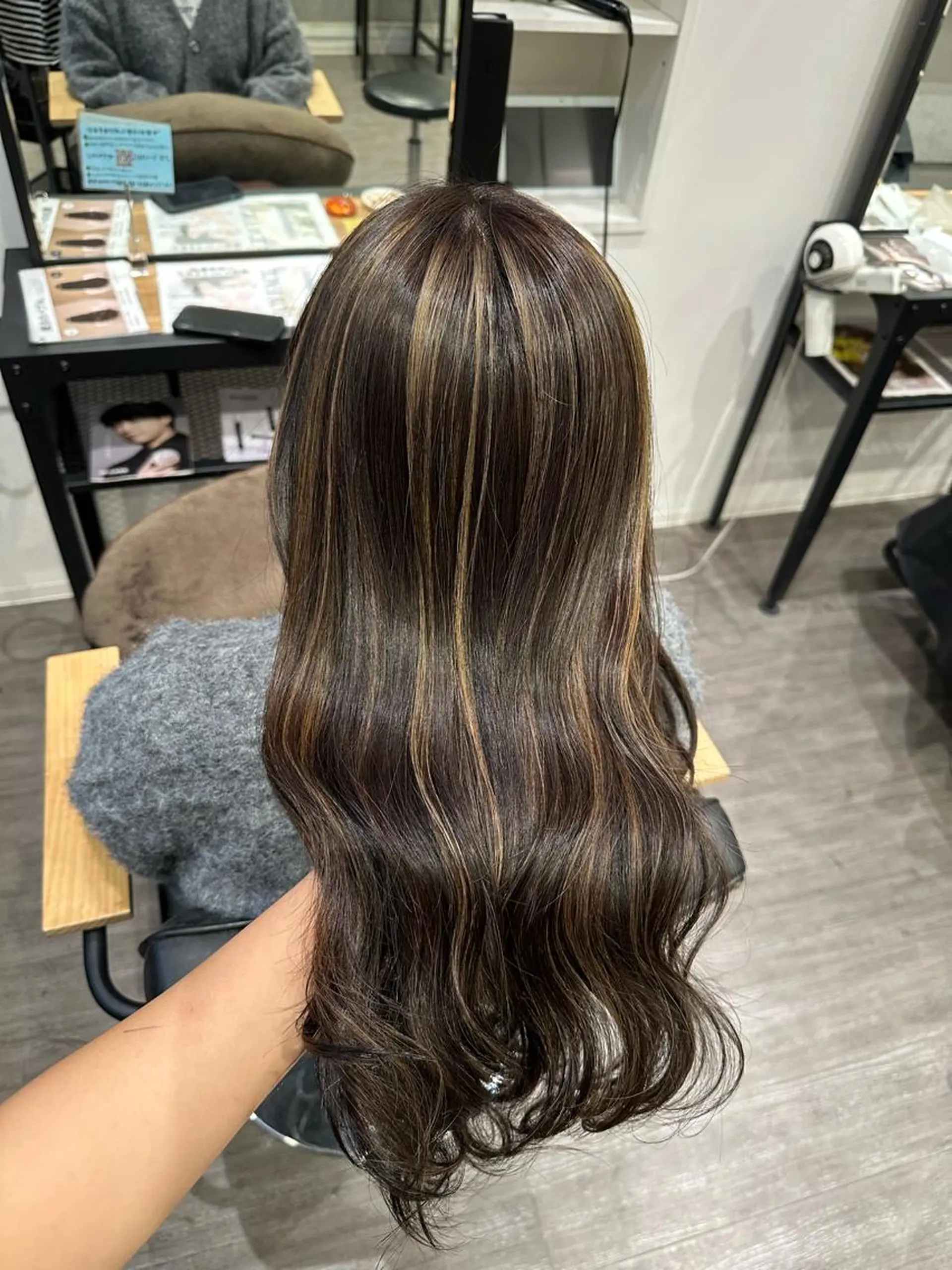 ロング カラー ベージュカラー ハイライトカラー ハイライト カット ヘアカラー トリートメント 上田 紗也のヘアスタイル