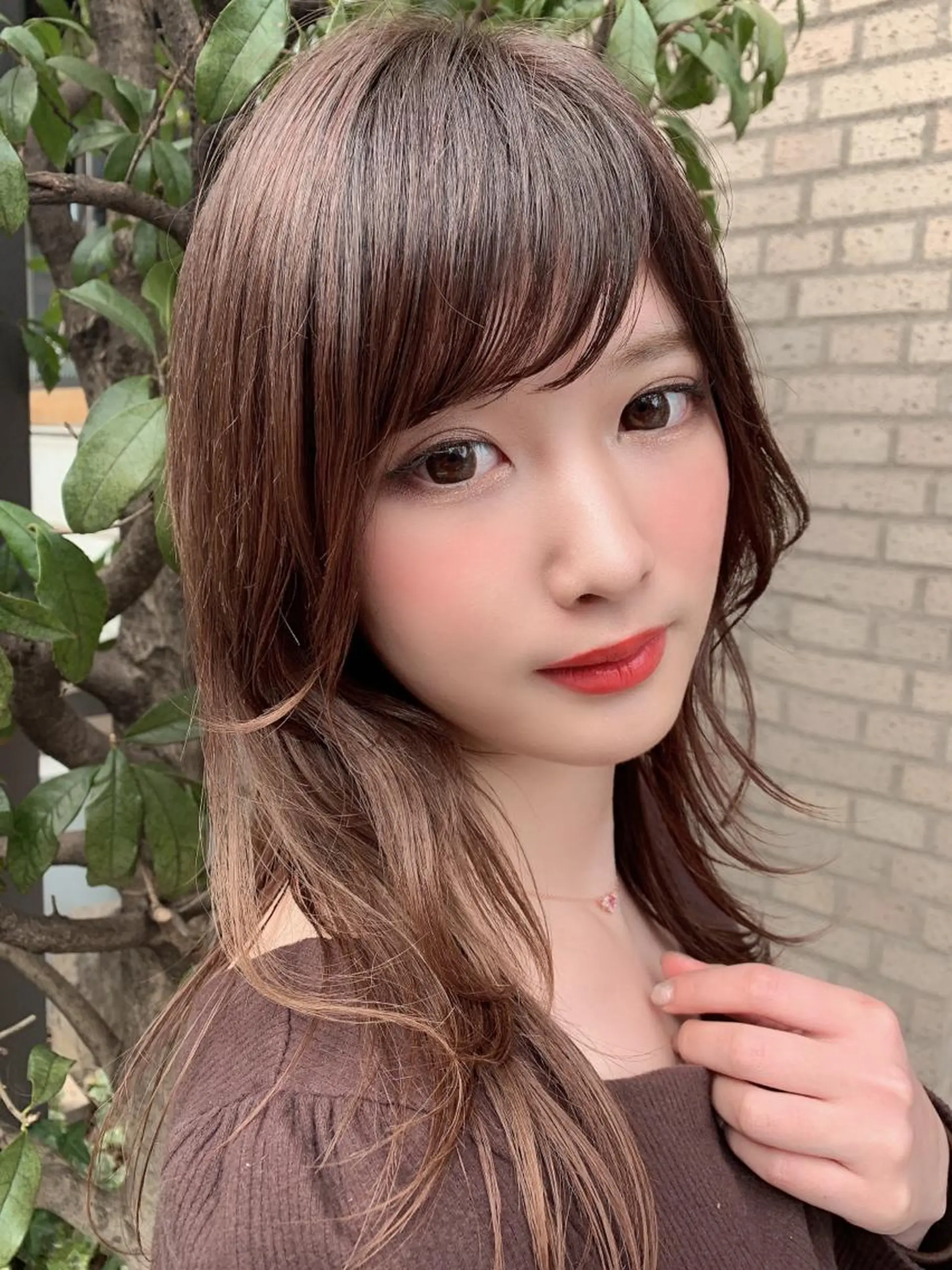 ロング カラー ロングレイヤー ベージュカラー ミルクティーベージュ レイヤーカット ロング ヘアカラー chama レイヤーカットのヘアスタイル