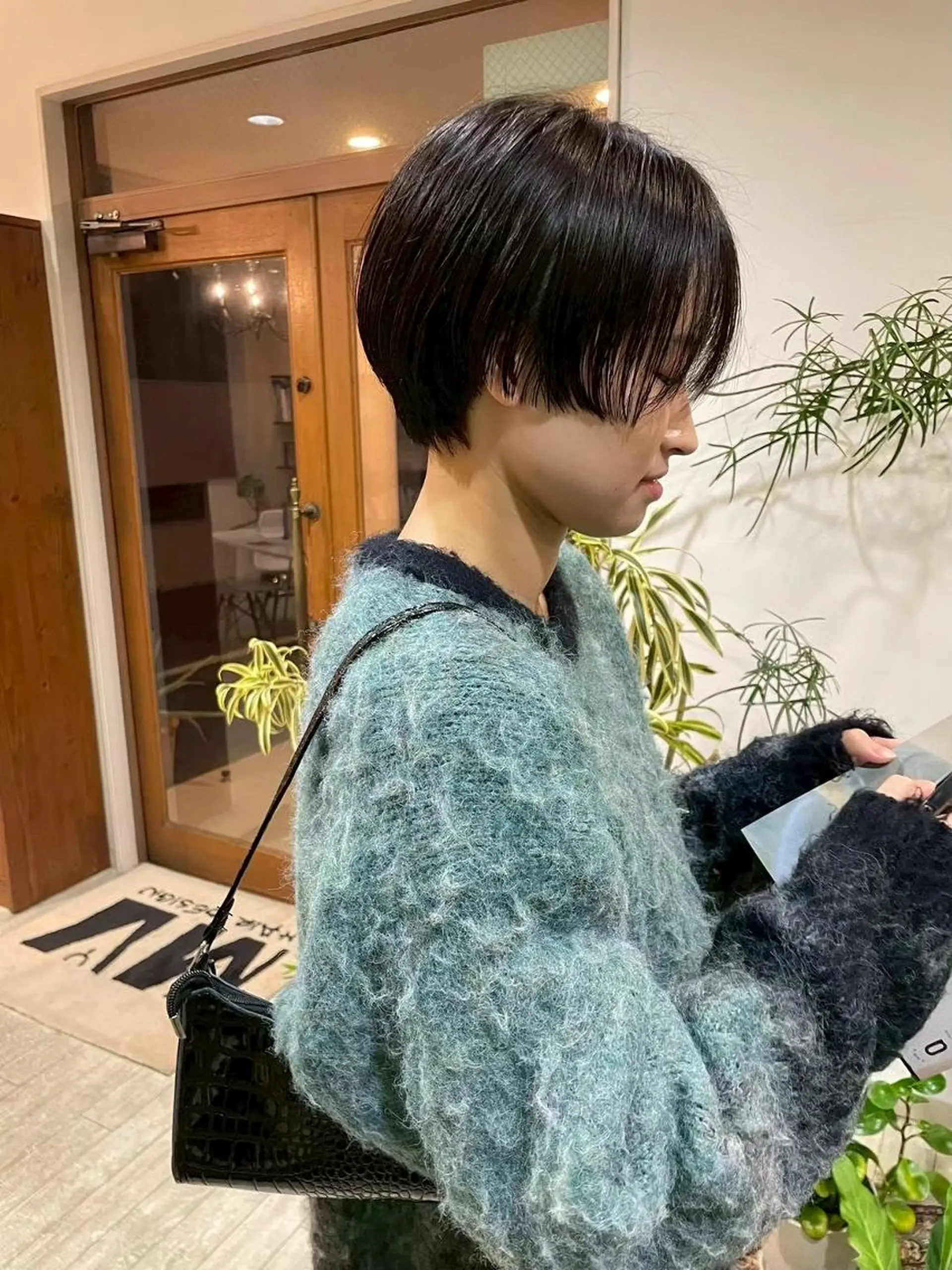 ショート カラー 透明感カラー オリーブグレー 髪質改善 レイヤーカット 極上髪質改善 宮内開星のヘアスタイル