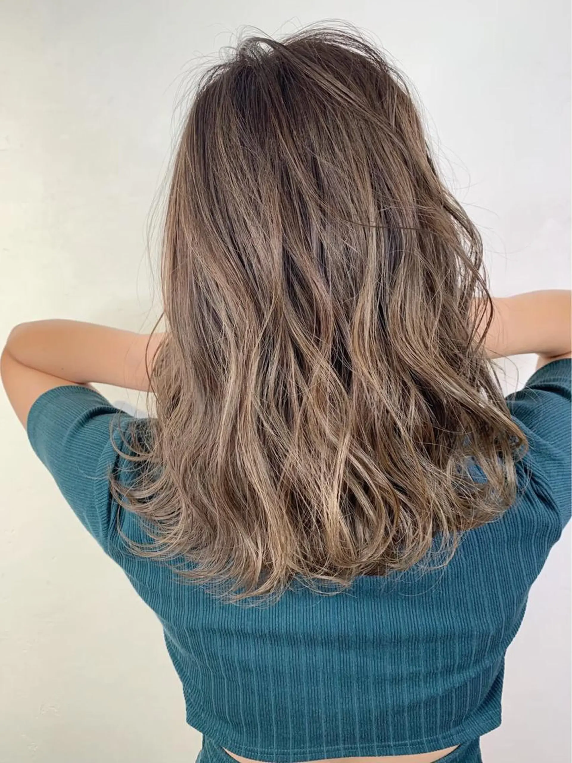 ミディアム 渋谷/ハッシュ レイヤーカット/会田のヘアスタイル