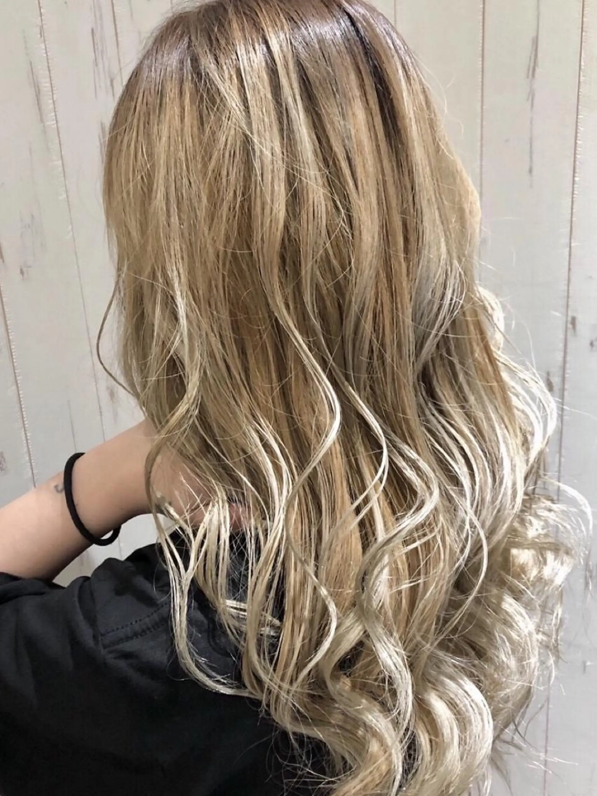 ロング カラー ヘアアレンジ Device ディバイスのヘアスタイル
