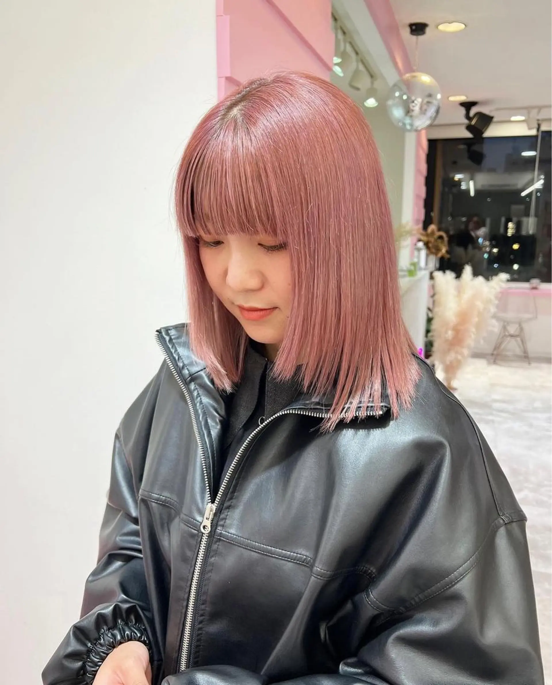 セミロング ハイトーン♡ブリーチ ♡エクステ♡nanaのヘアスタイル