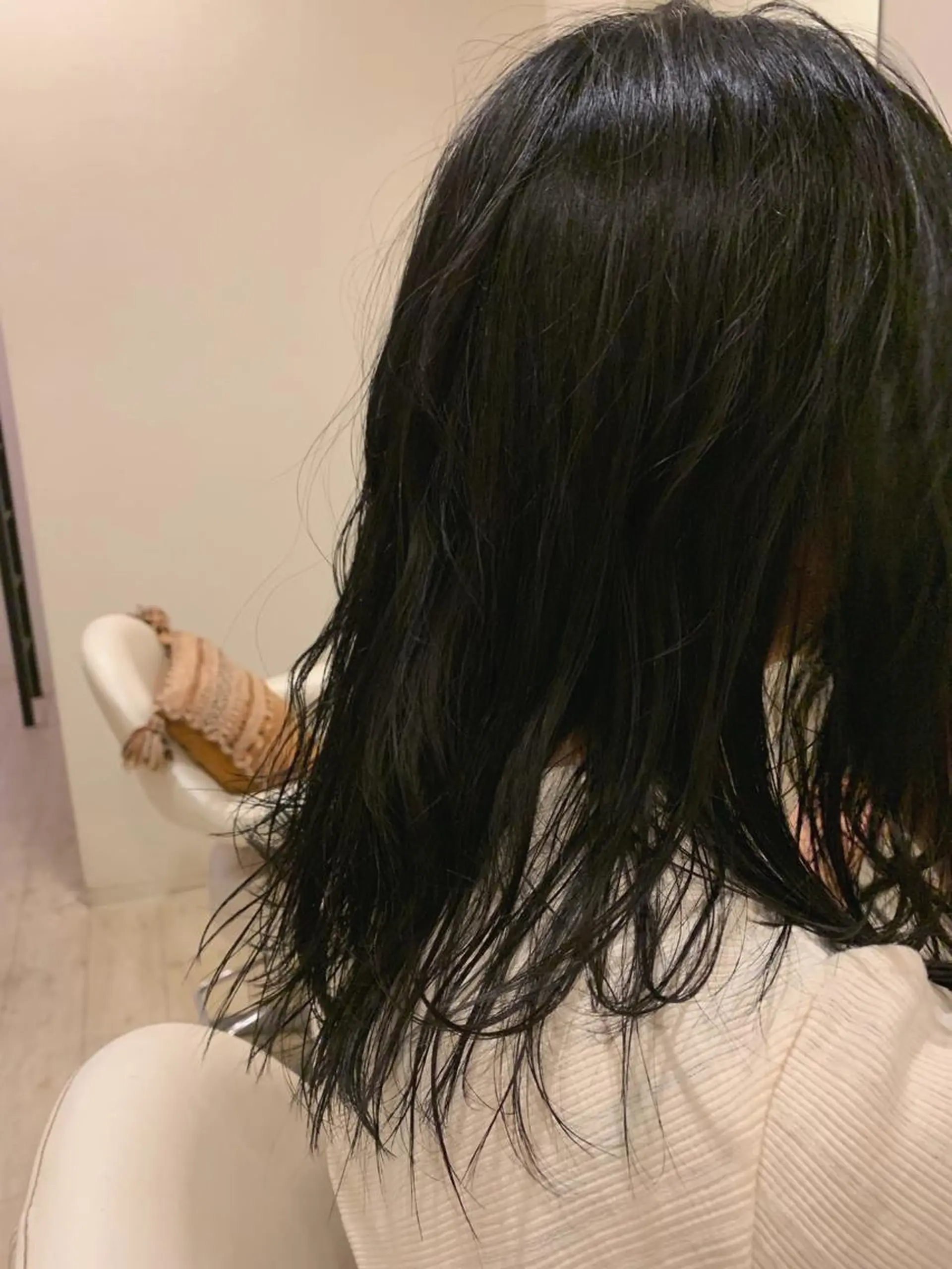 ミディアム カラー 黒髪 ブルーカラー ブルーブラック カット ヘアカラー トリートメント パーマ/透明感カラー /ボブ/吉田一生のヘアスタイル