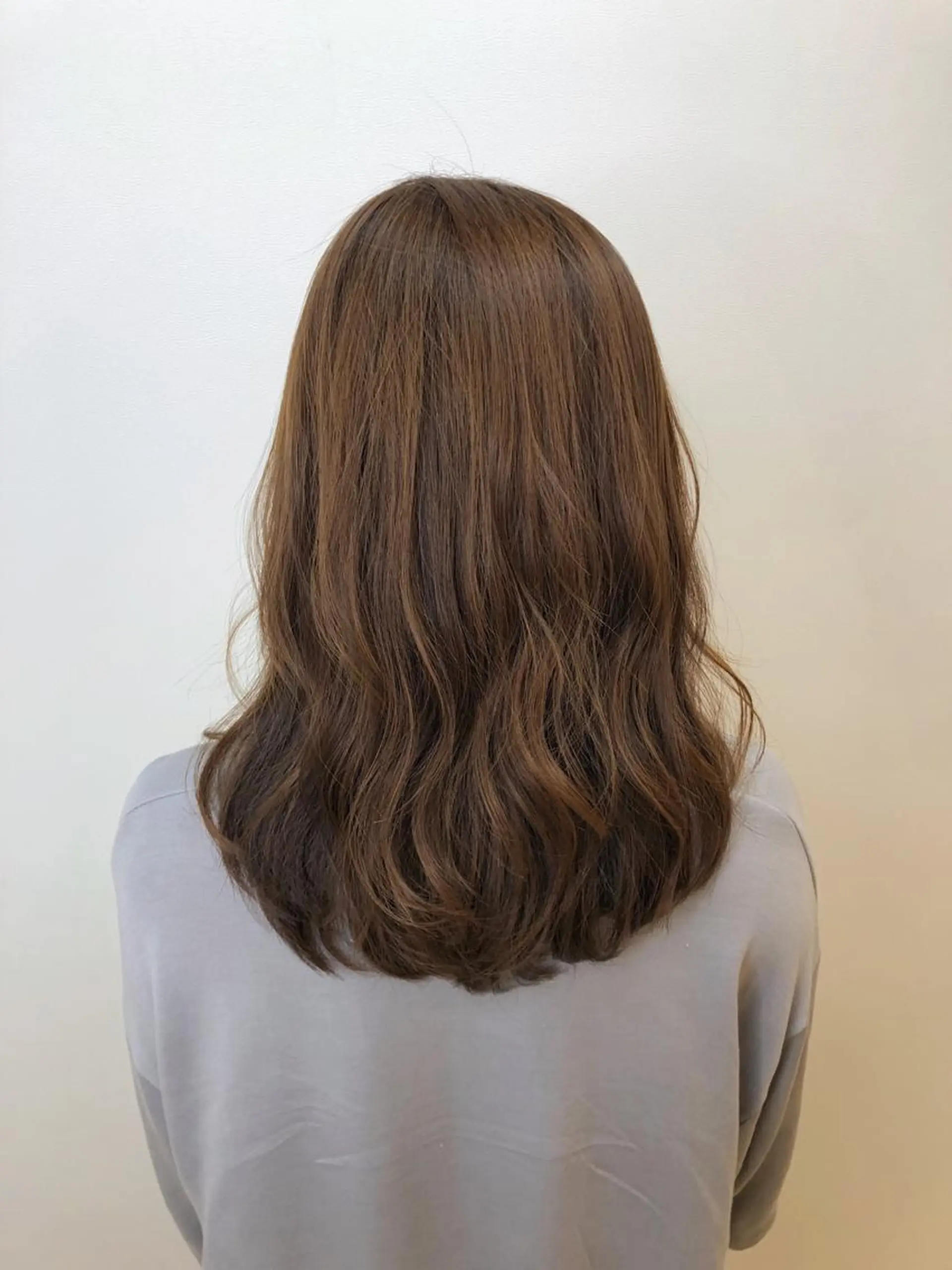 セミロング カラー 齋藤 らいのヘアスタイル