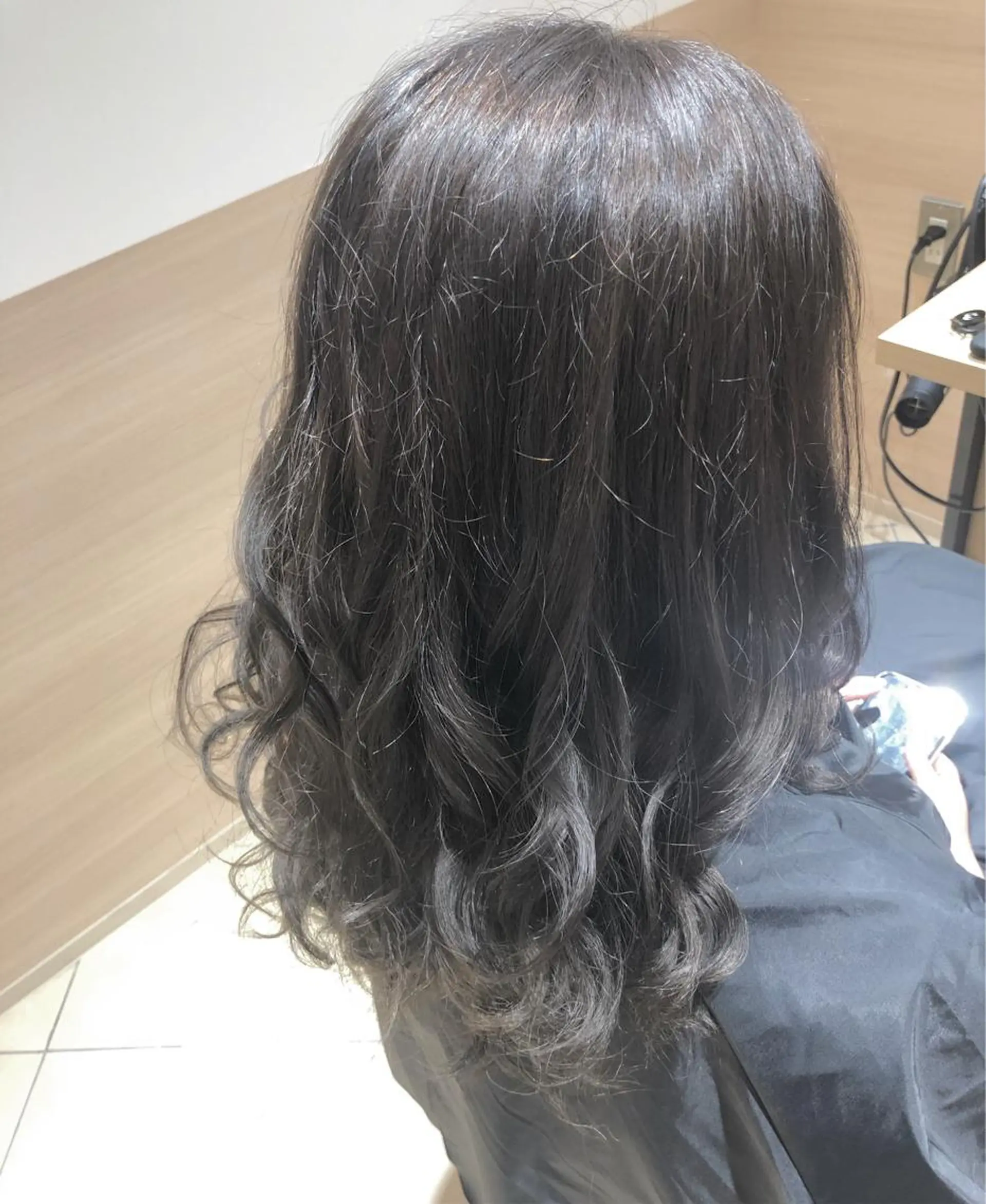 ロング カラー ブリーチ シルバー 【GO TODAY SHAiRE SALON 心斎橋Edel店】所属・高橋 香澄のヘアスタイル