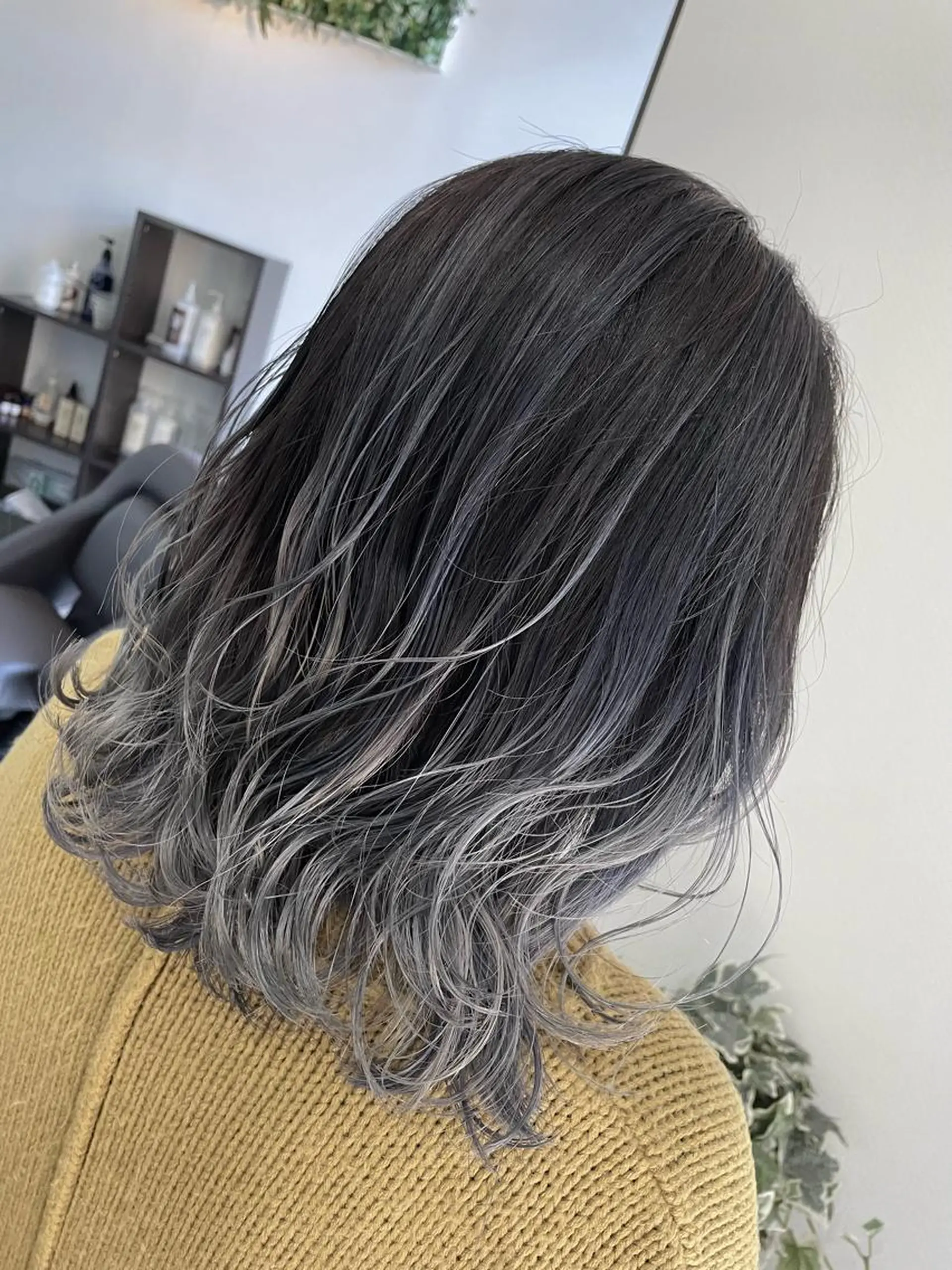ミディアム アッシュ 白髪ぼかし ハイライト専門/大嶋のヘアスタイル