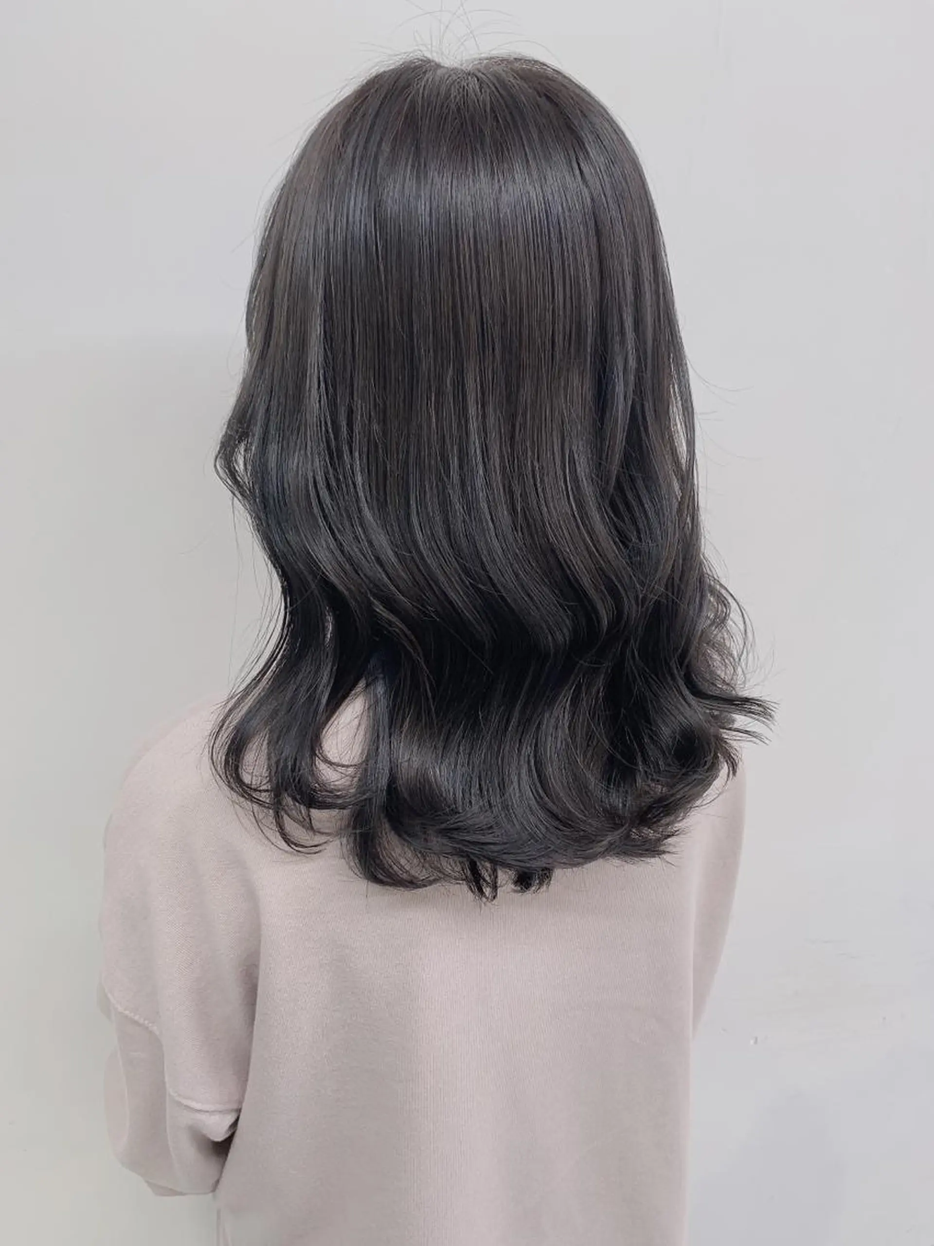 セミロング カラー ヘアカラー トリートメント 🍁秋の透明感 カラー🍁大西のヘアスタイル