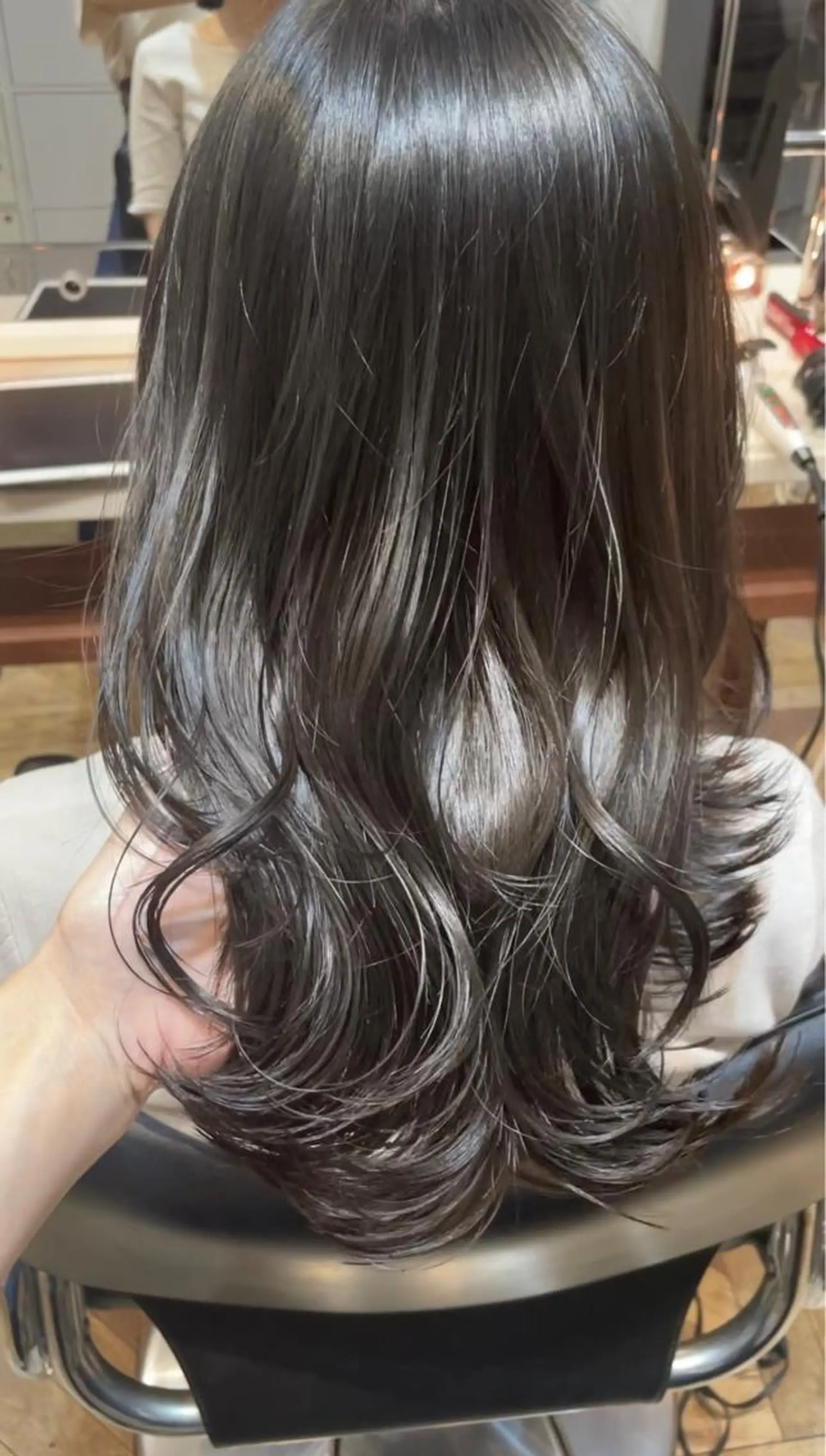 ミディアム カラー ブリーチ 透明感カラー グレージュ ブリーチなしカラー カット ヘアカラー トリートメント BEBE所属・ブリーチなし 透明感カラーKANAのヘアスタイル