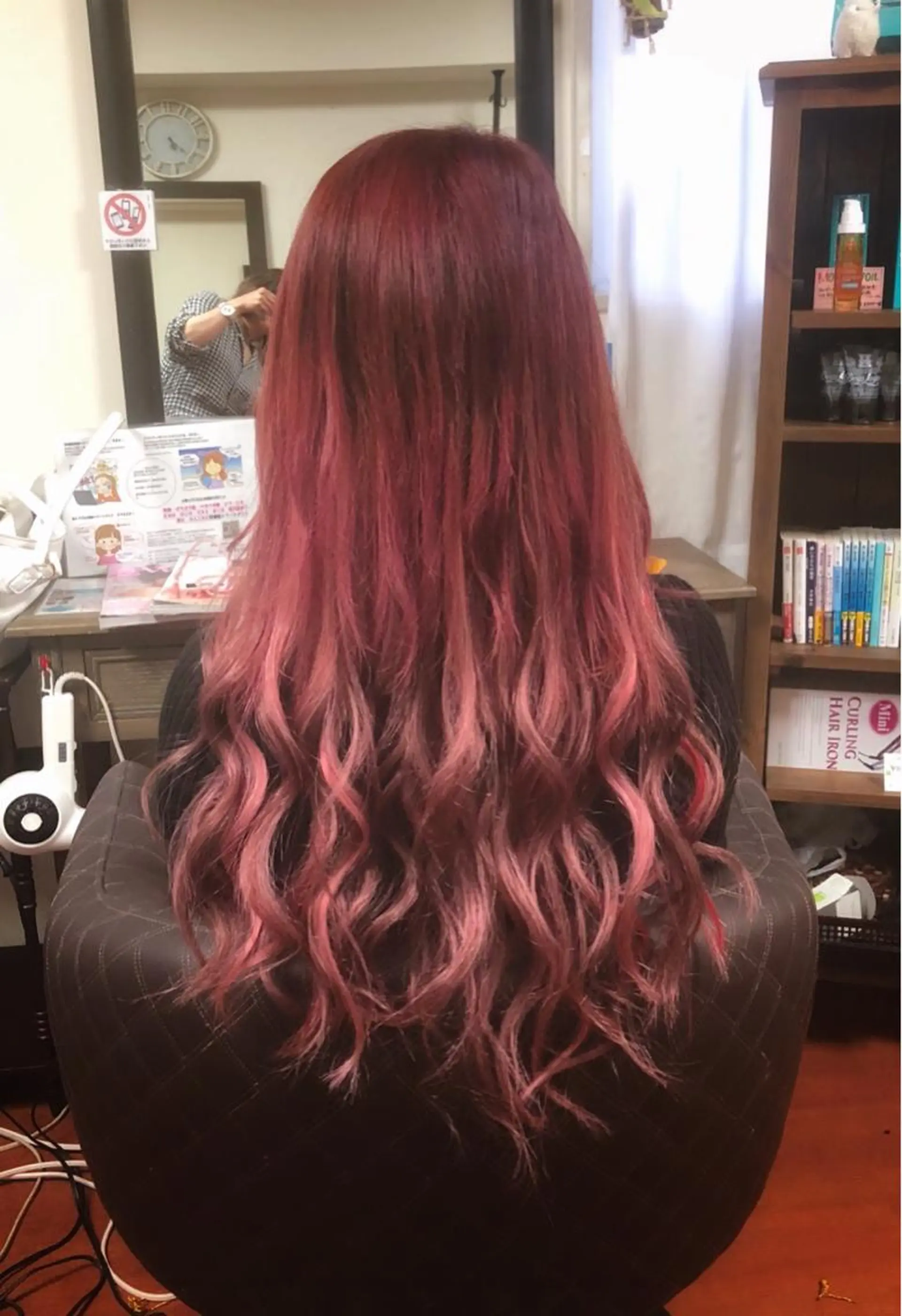 ロング カラー ブリーチ グラデーションカラー ピンクカラー エクステ ロング 是枝 さくらのヘアスタイル