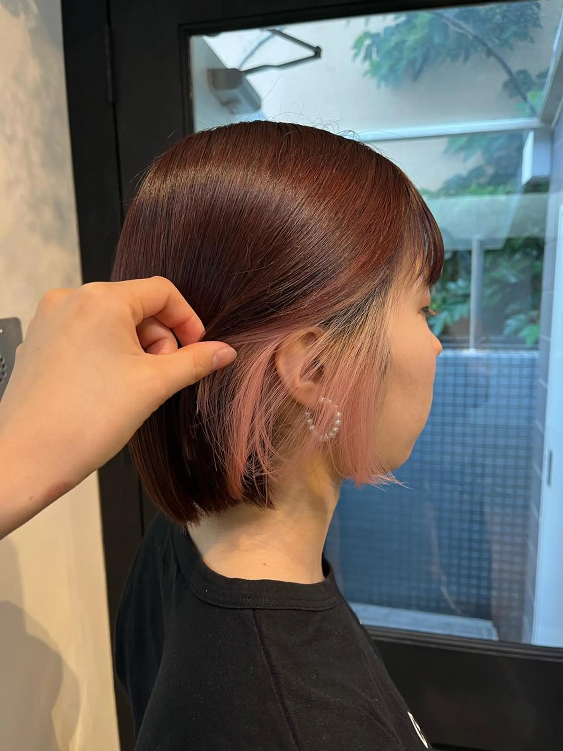 ショート ツートーンカラー Airi 韓国🫧 レイヤーカットのヘアスタイル
