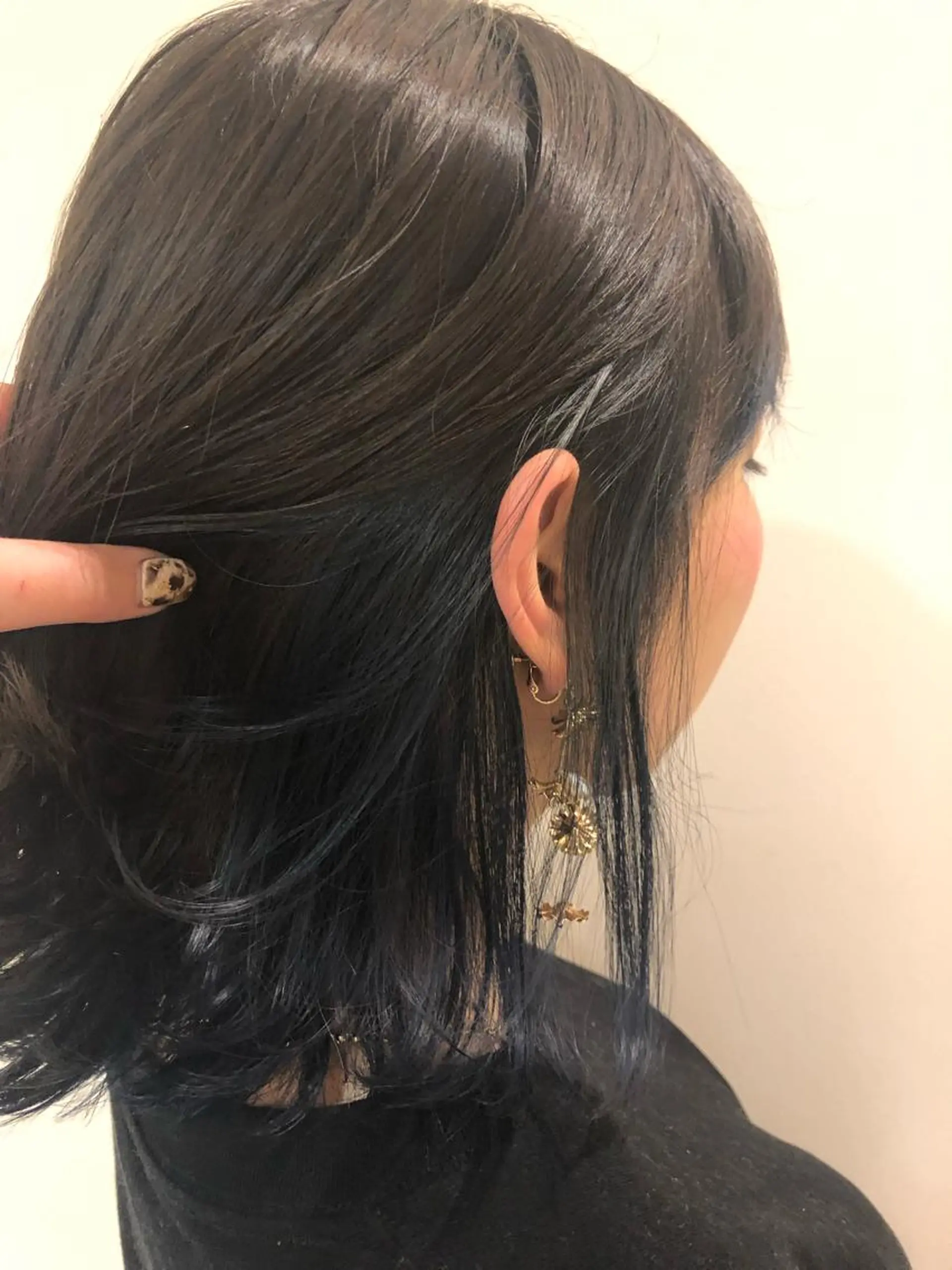 ミディアム カラー アッシュ ブルーカラー インナーカラー 似合わせ.ﾍｱｾｯﾄ 得意🌹井上美沙のヘアスタイル