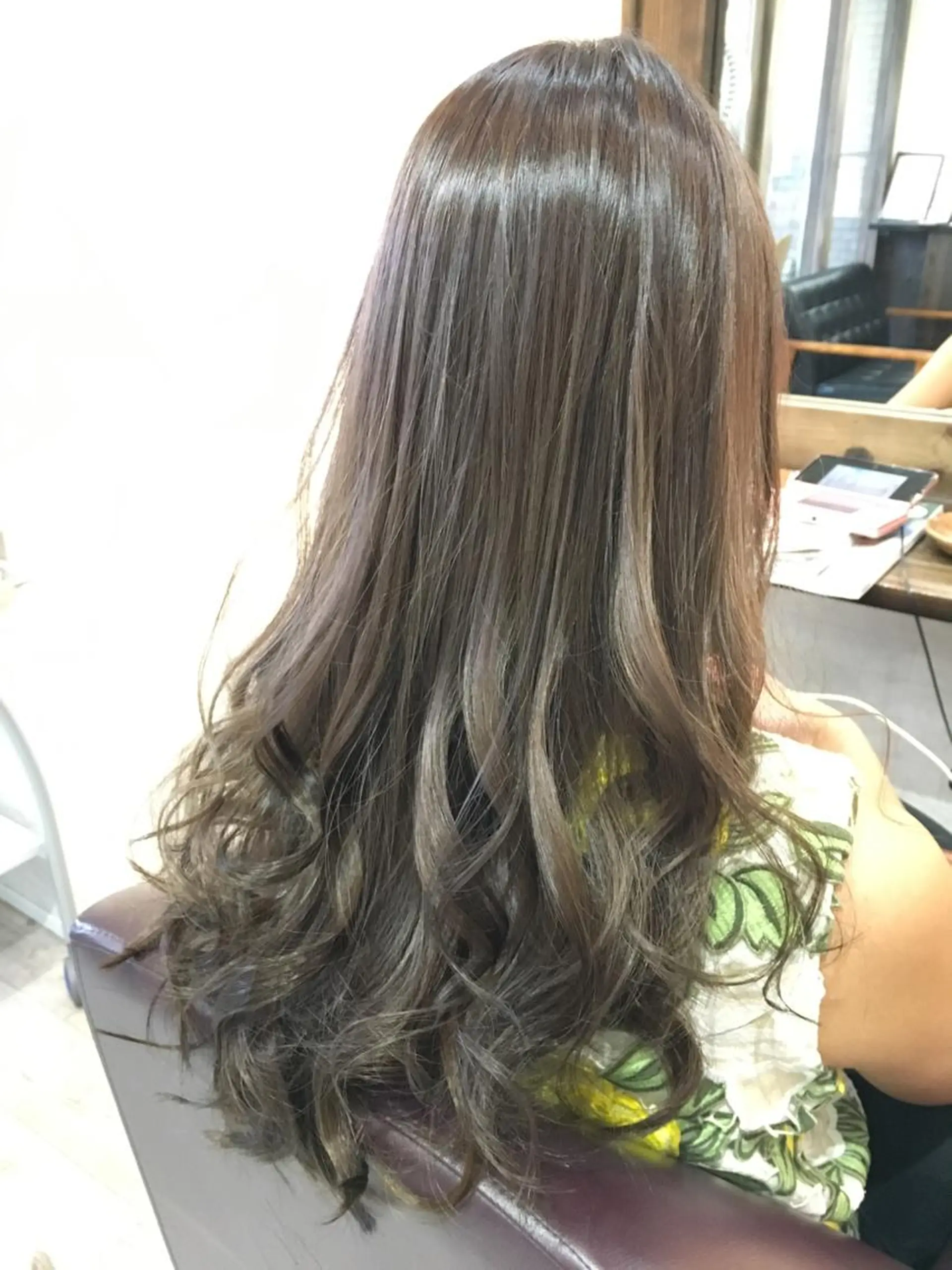 ロング パープルカラー ヘアカラー BELCHIC所属・松本 亮のヘアスタイル