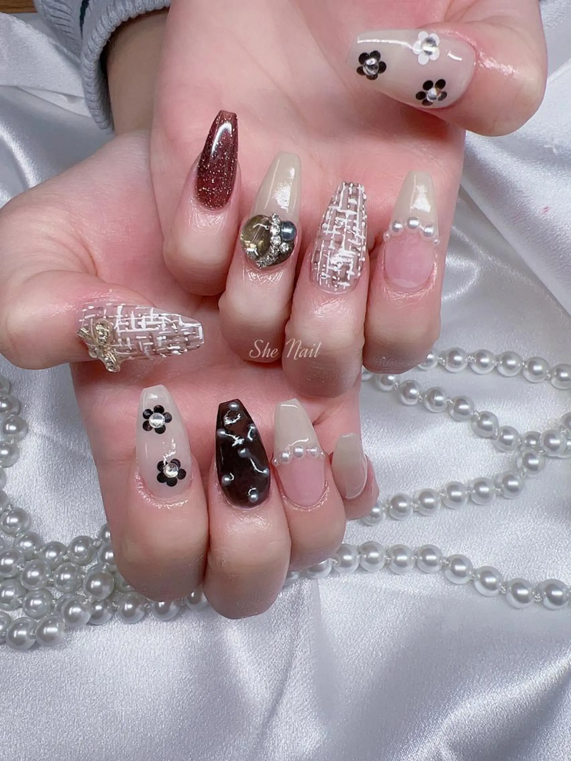 ネイル チークネイル 長さ出し マグネットネイル 持ち込み ワンカラーネイル ハンドネイル She   Nail所属・ISA_ BELLAのネイルデザイン